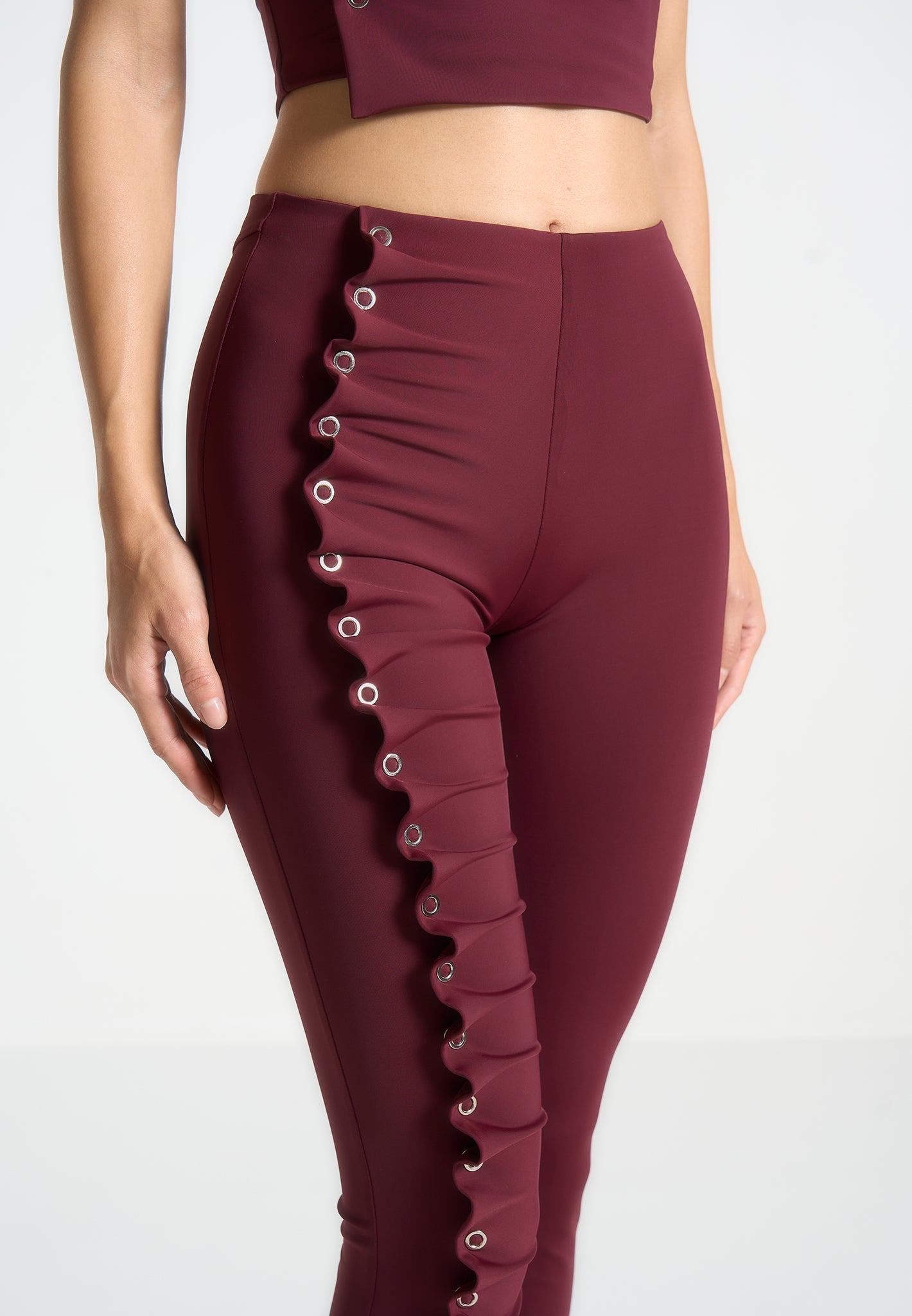 Leggings mit Ösendetail - Weinrot