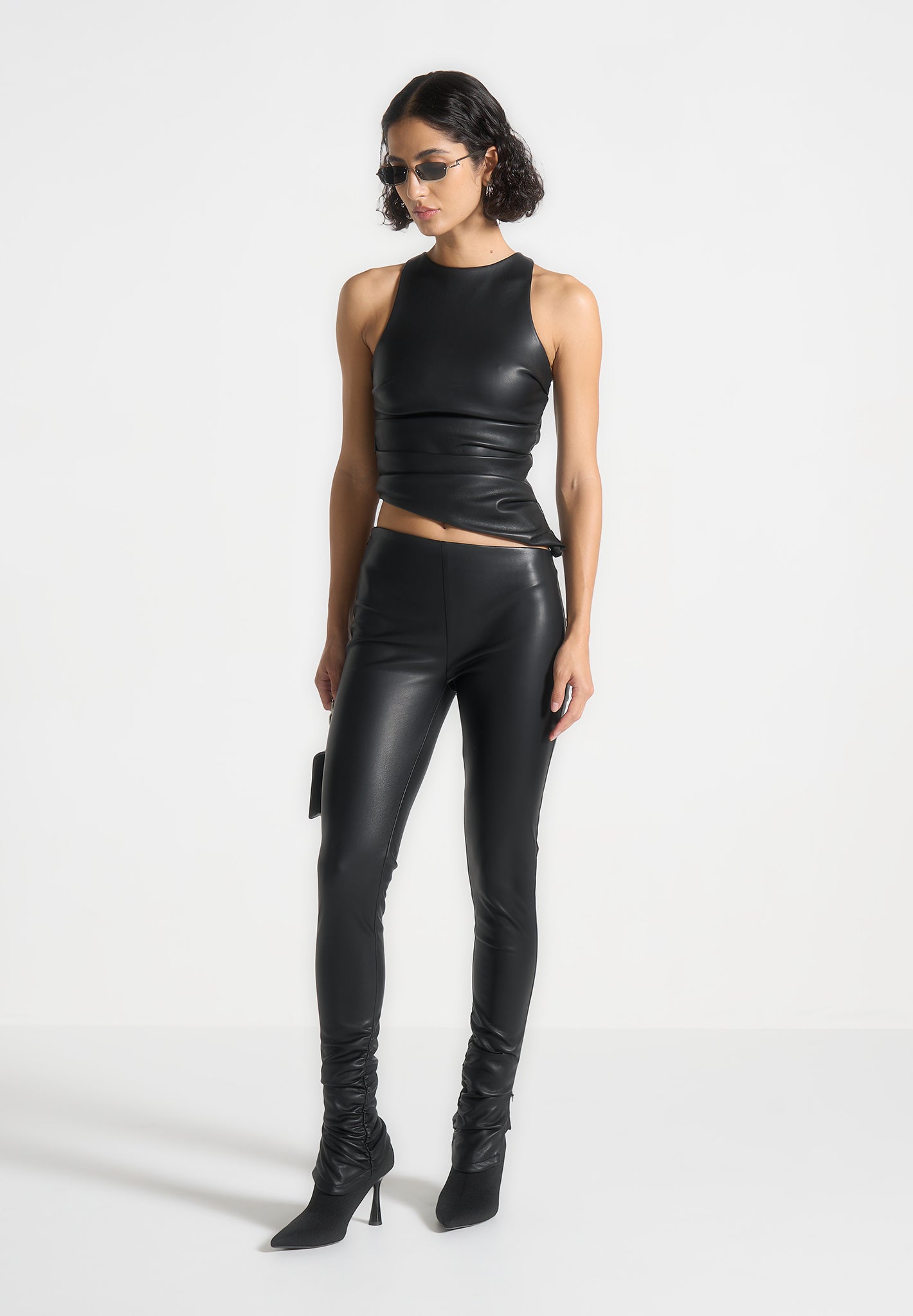 Leggings aus Leder mit abgewinkeltem Bund - Schwarz