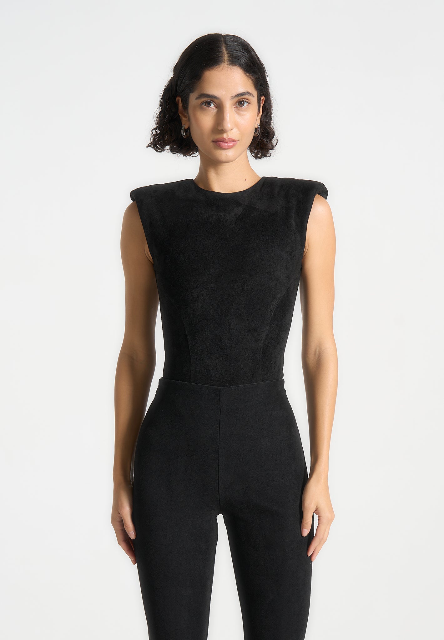 Wildleder-Bodysuit mit weiten Schultern - Schwarz