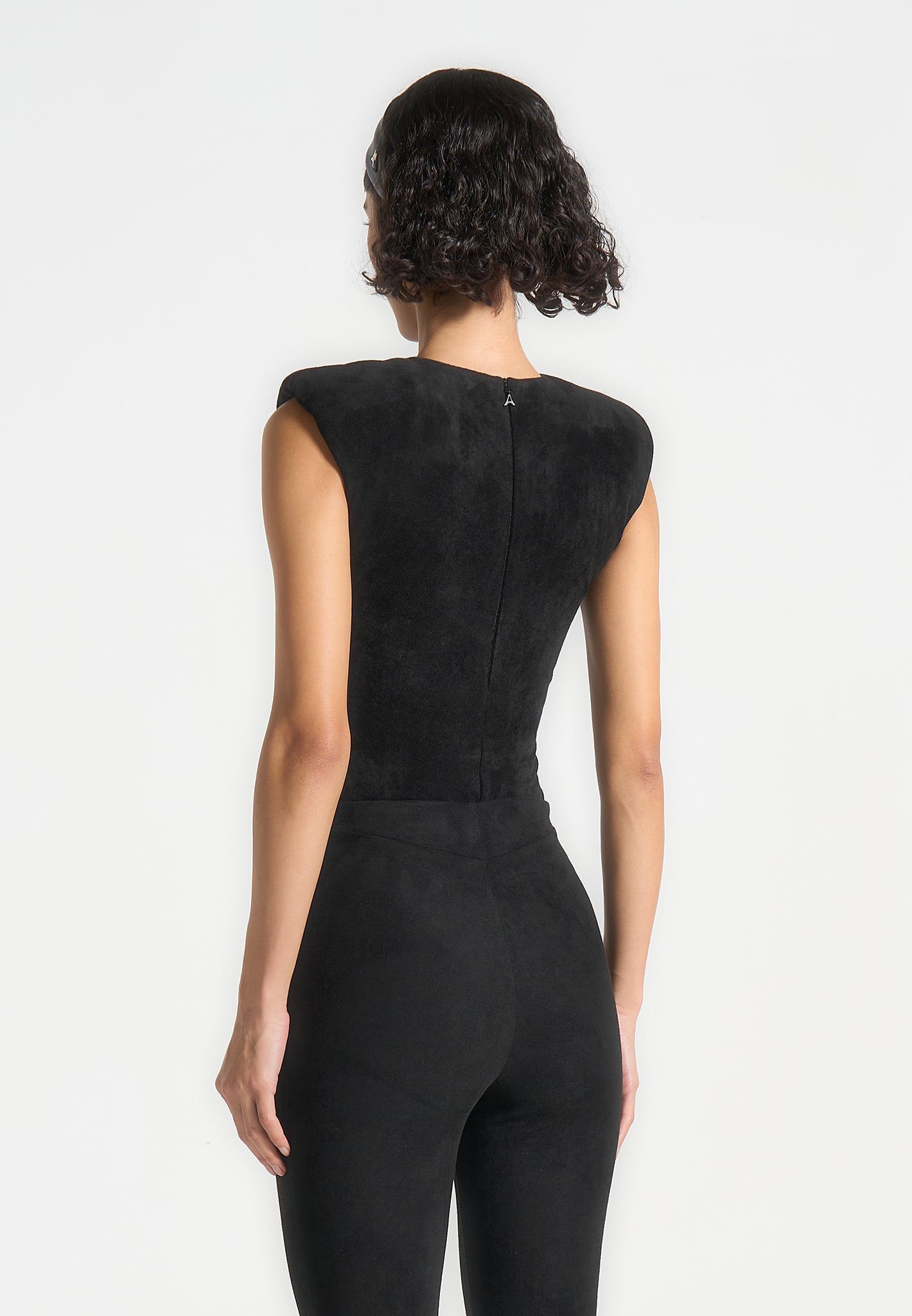 Wildleder-Bodysuit mit weiten Schultern - Schwarz