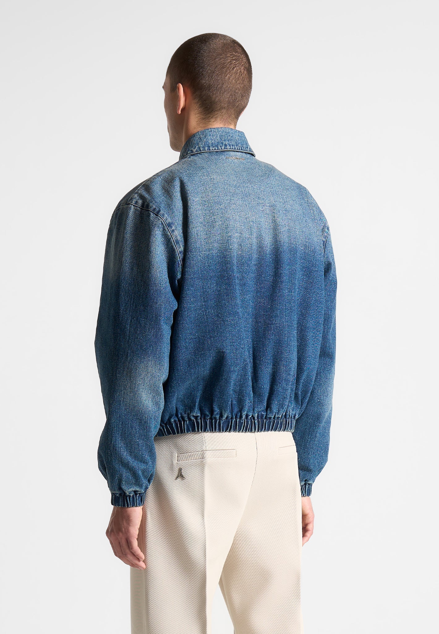 Gepolsterte, kurze Bomberjacke aus Denim - Mittelblau