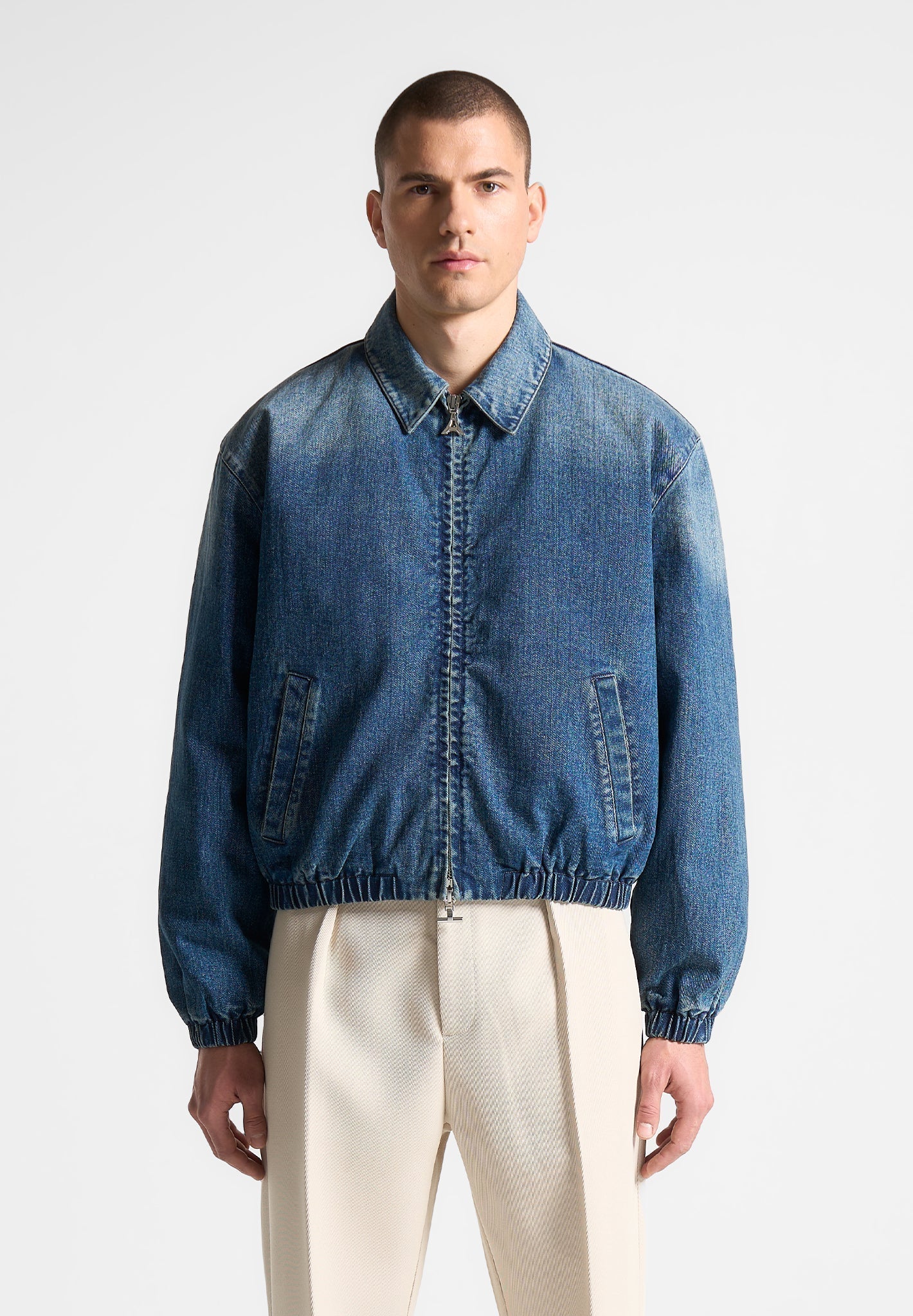 Gepolsterte, kurze Bomberjacke aus Denim - Mittelblau