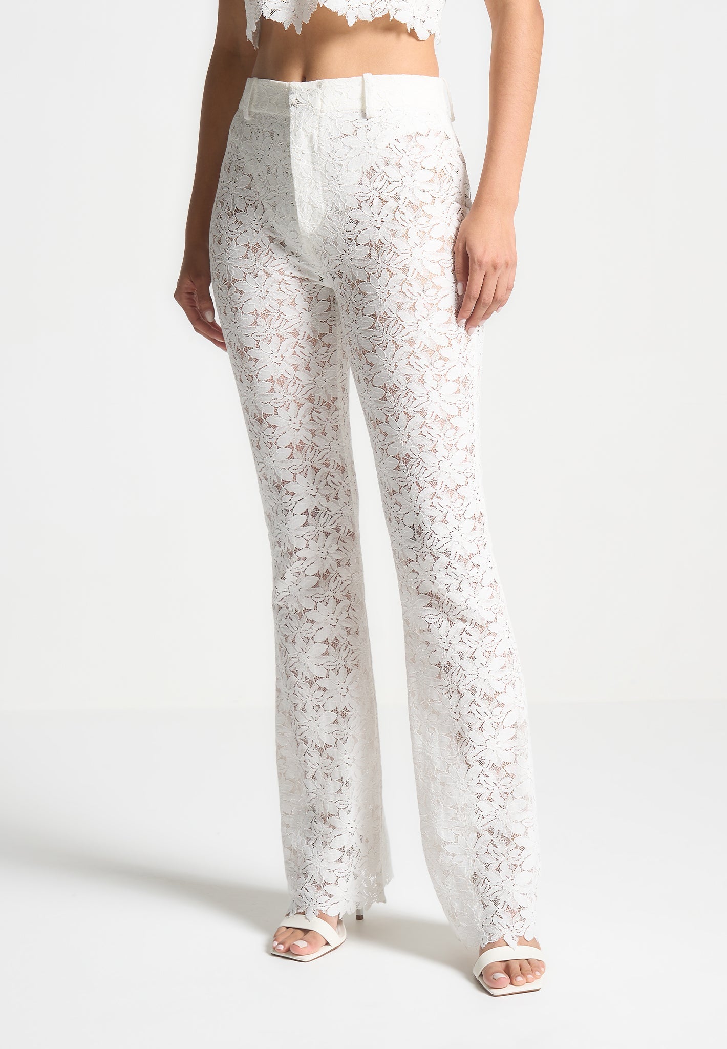Fit-and-Flare-Hose mit Spitze - Weiß