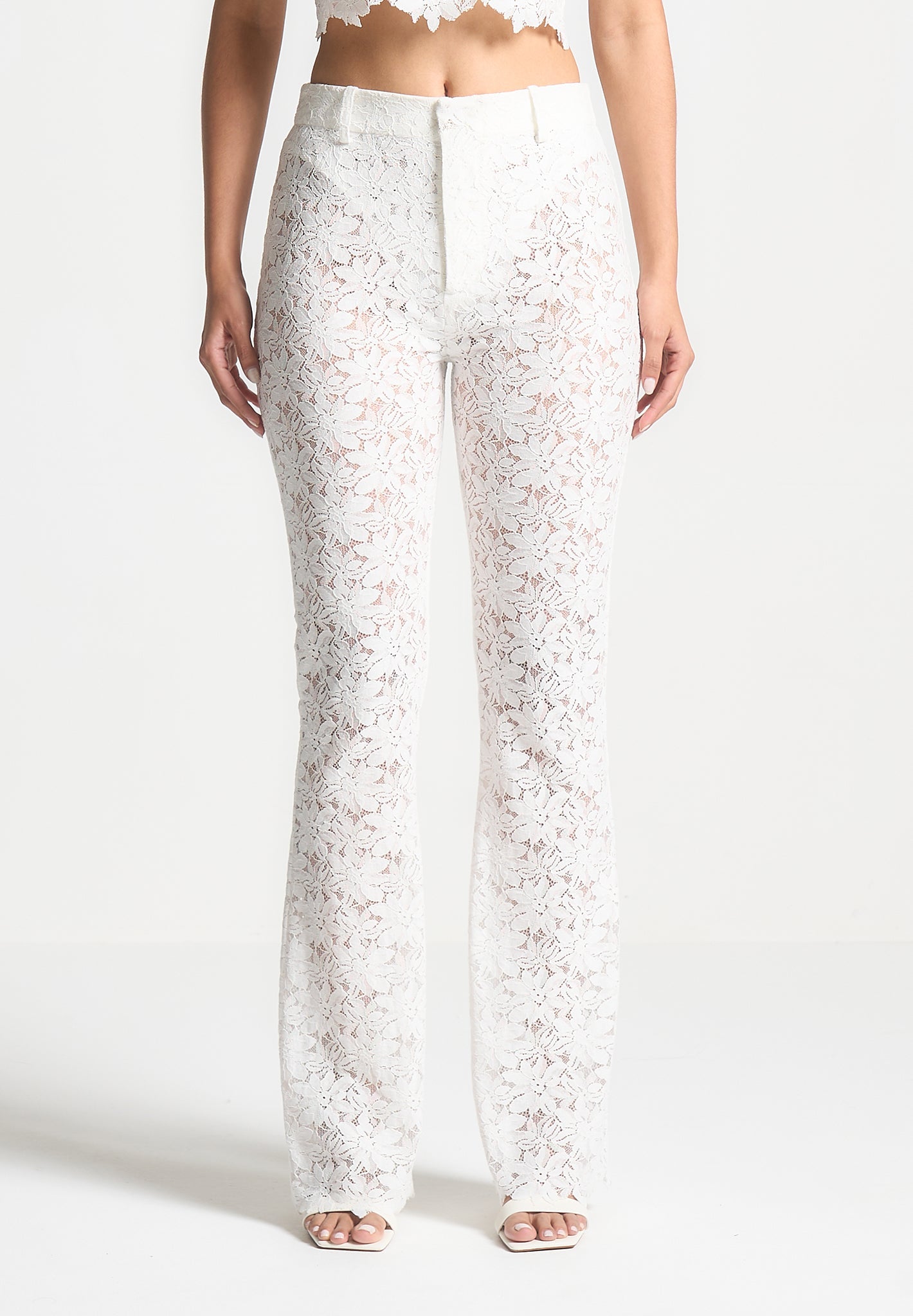 Fit-and-Flare-Hose mit Spitze - Weiß