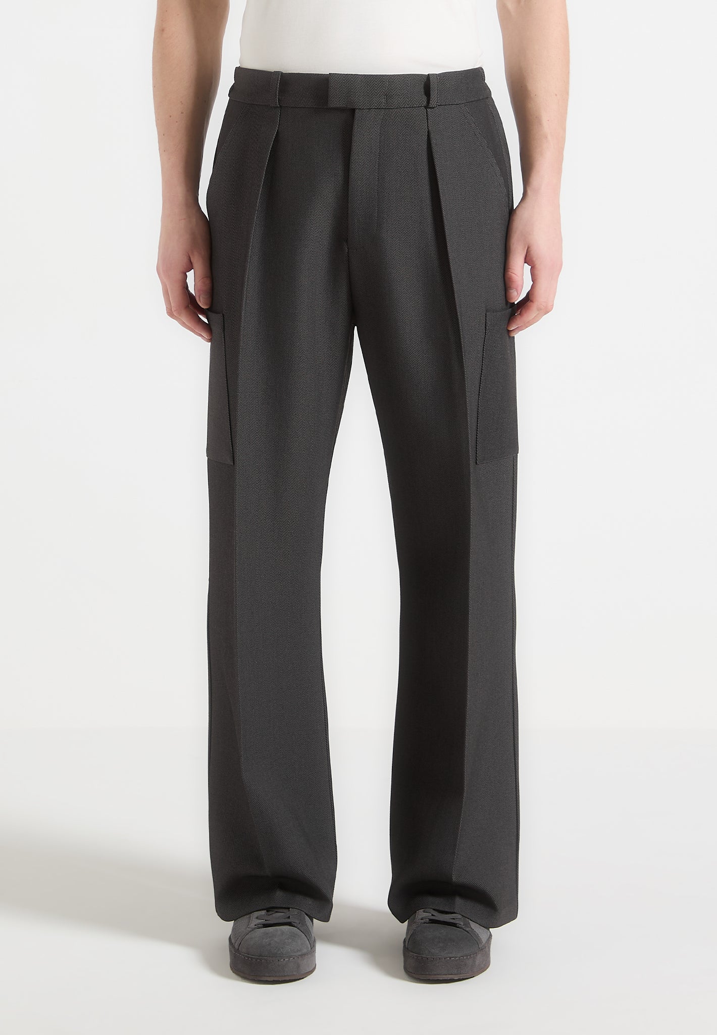 Weite Bundfaltenhose mit Taschen - Grau