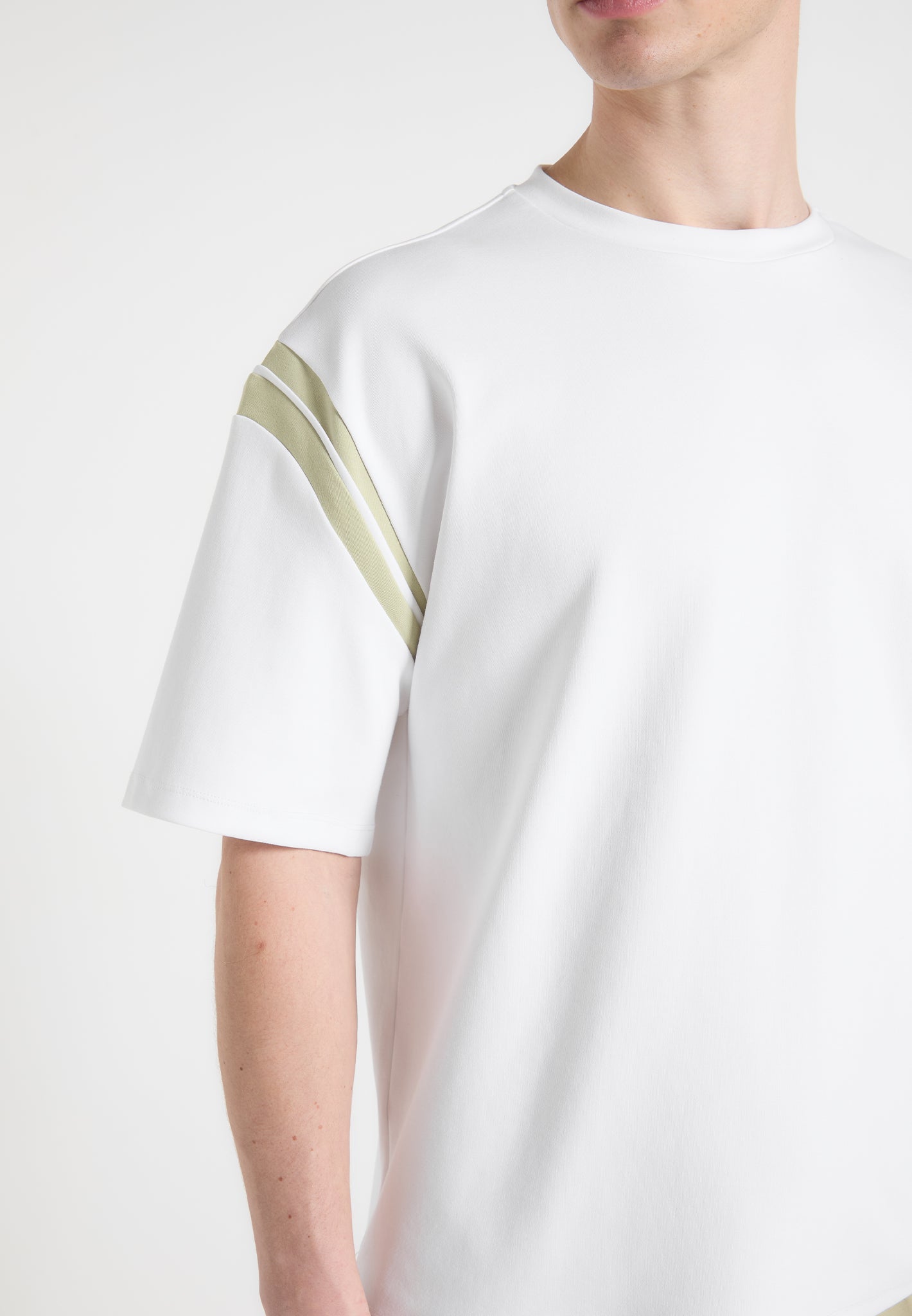 Varsity T-Shirt - Off White/Salbeigrün