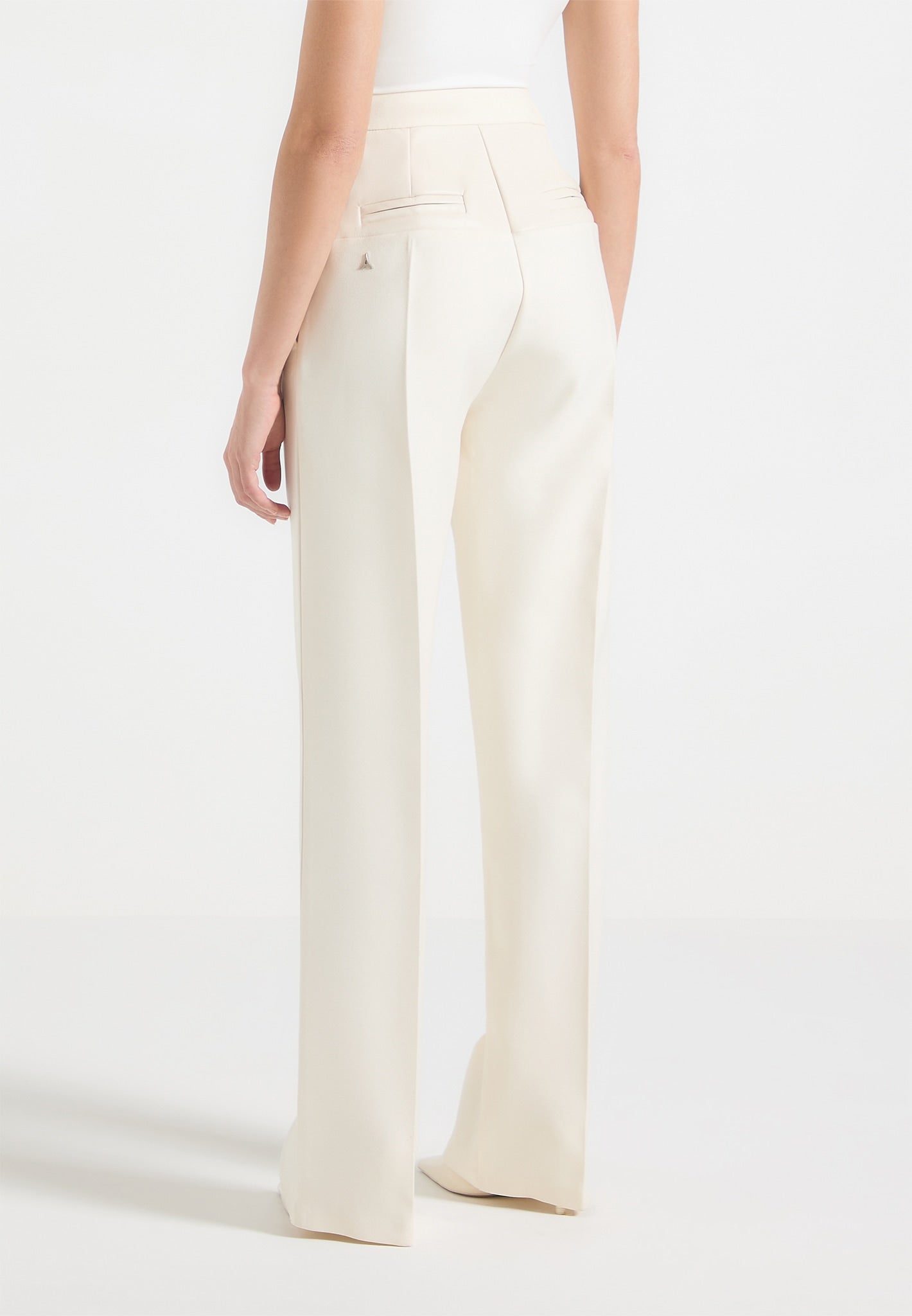 Maßgeschneiderte Hose mit Ledereinsätzen - Creme