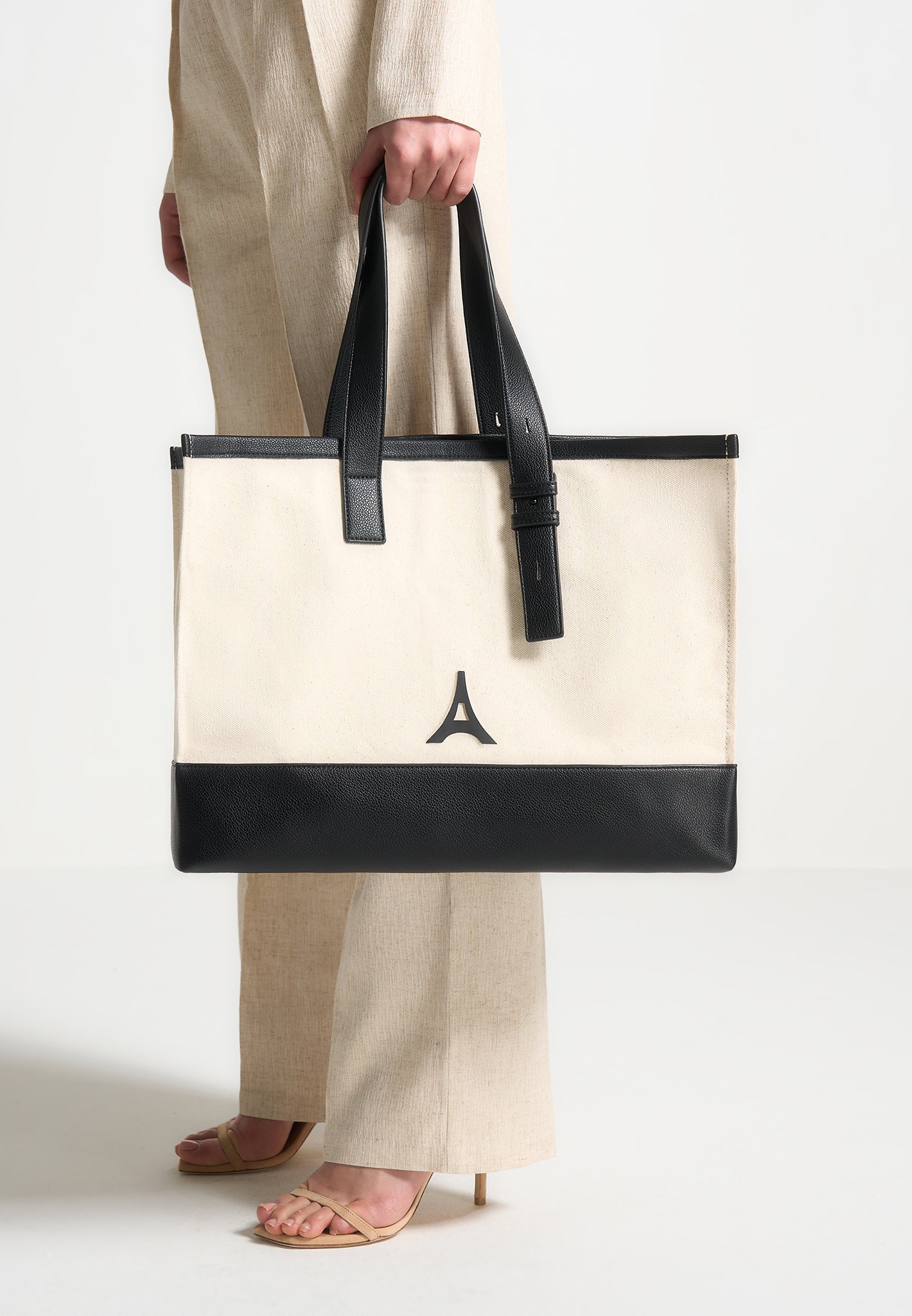 Tragetasche aus Canvas mit Eiffel-Detail – Beige/Schwarz