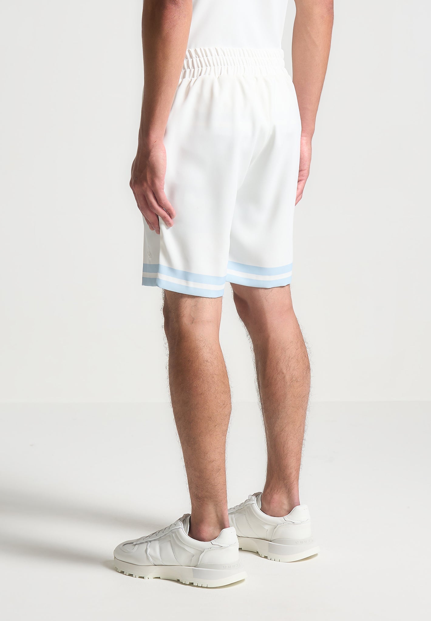 Shorts mit Blumenbordüre - Blau