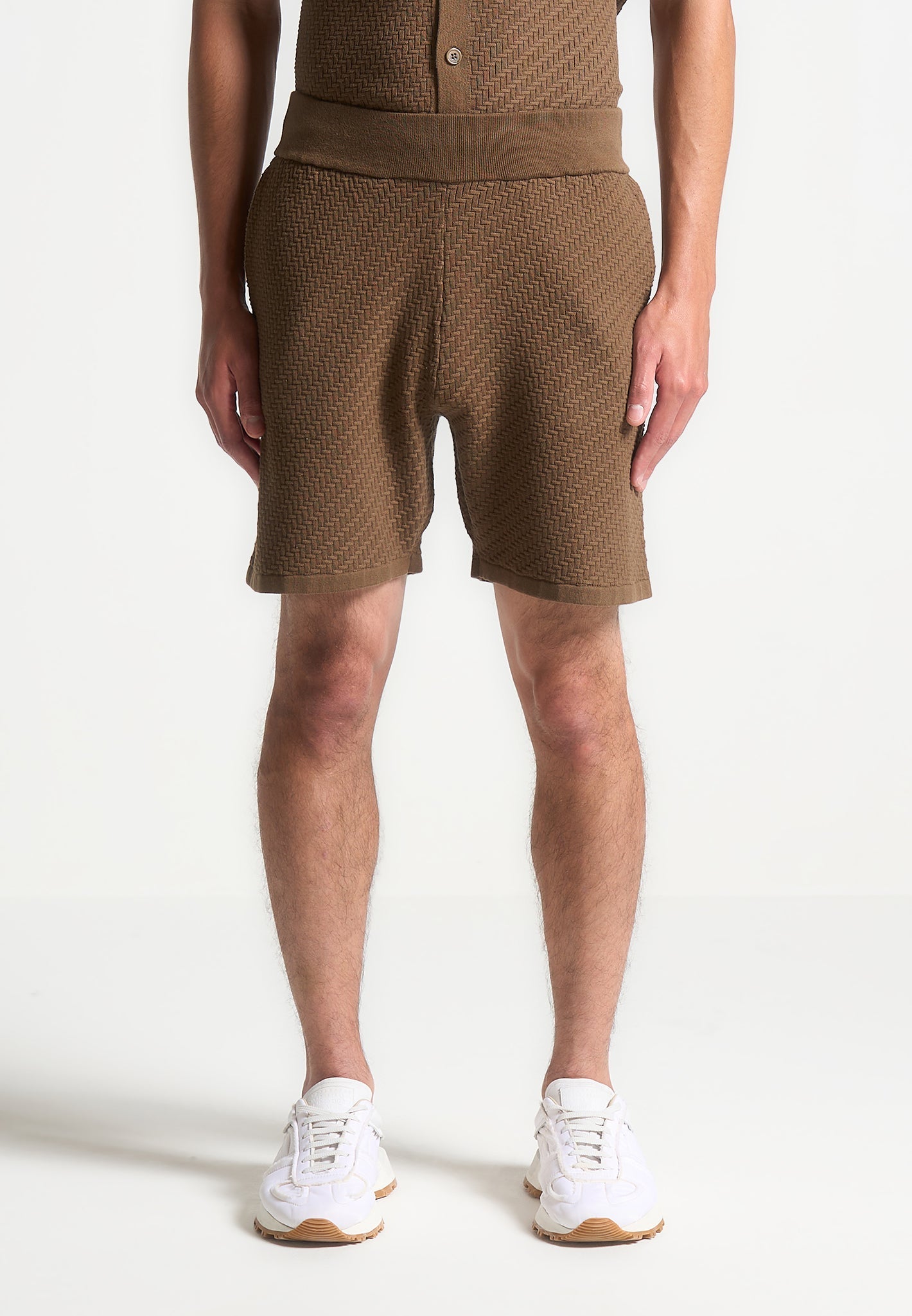 Shorts aus Fischgrätenmuster - Braun