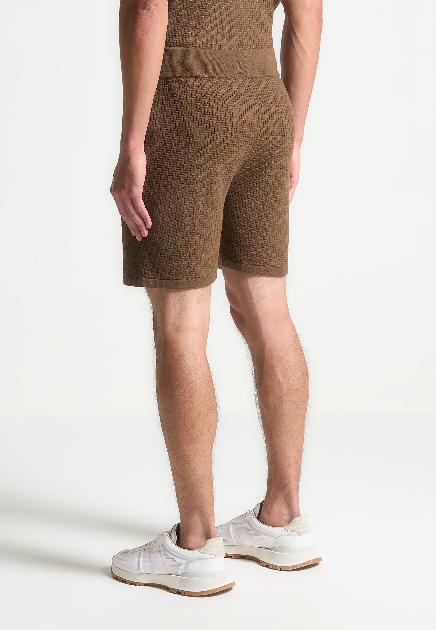 Shorts aus Fischgrätenmuster - Braun