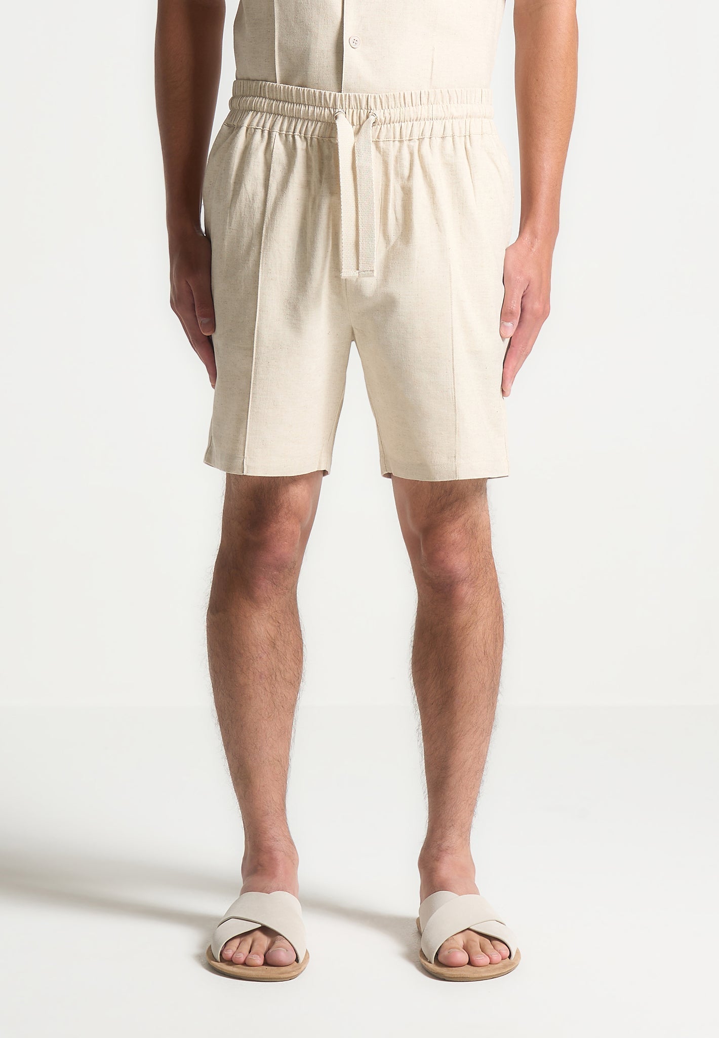 Leinen-Shorts mit Biesen - Natur