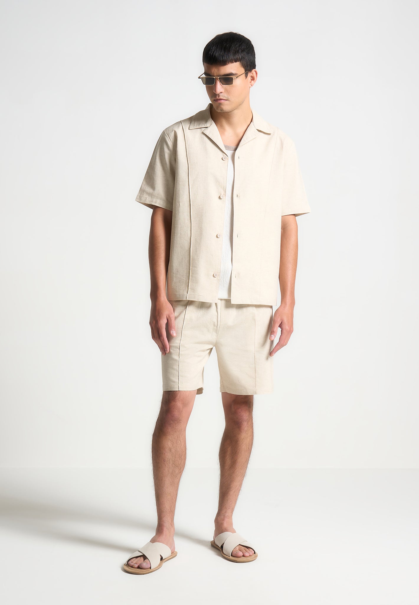 Leinen-Shorts mit Biesen - Natur