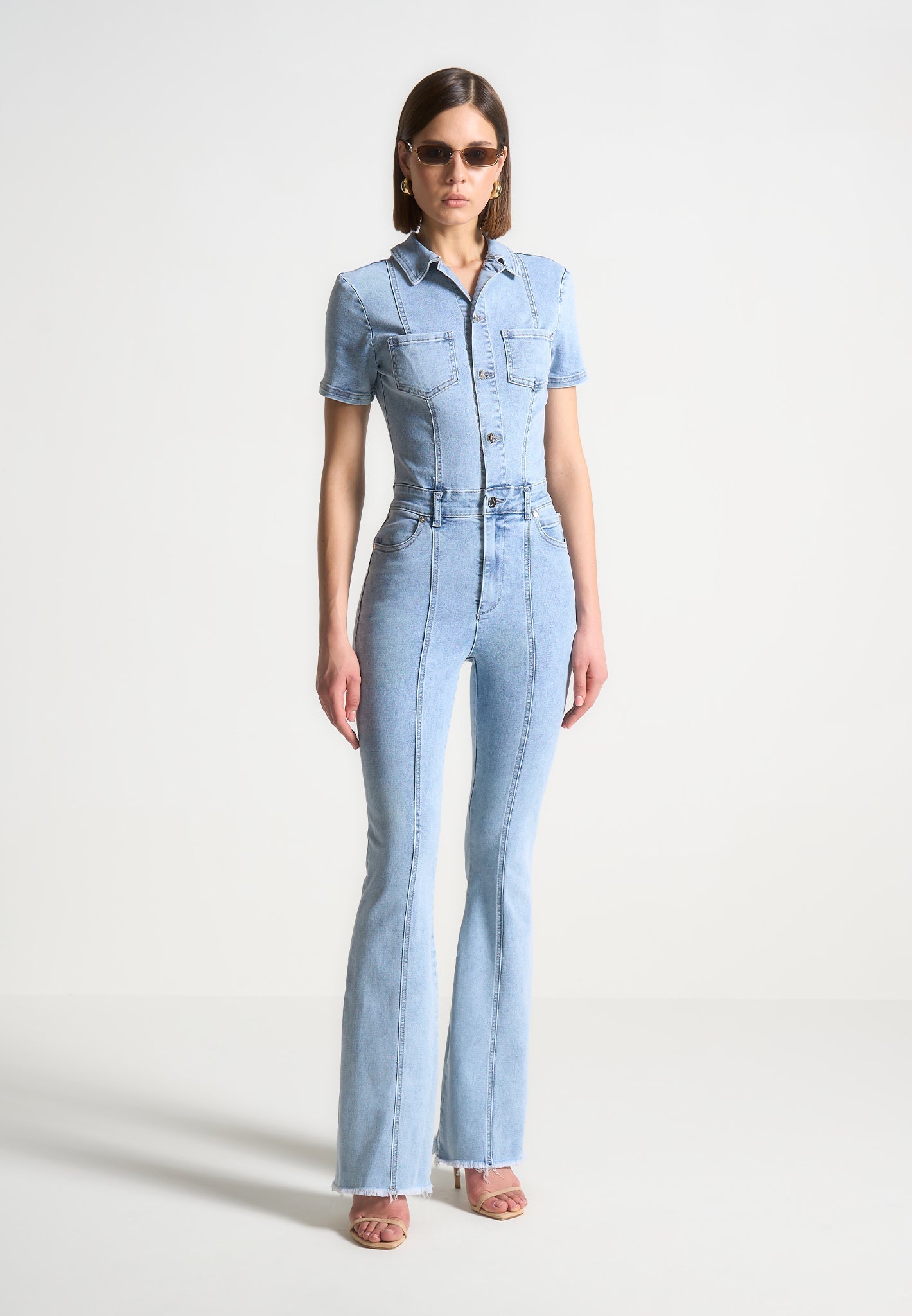 Mini-Flared-Jeans-Jumpsuit - Mittelblau