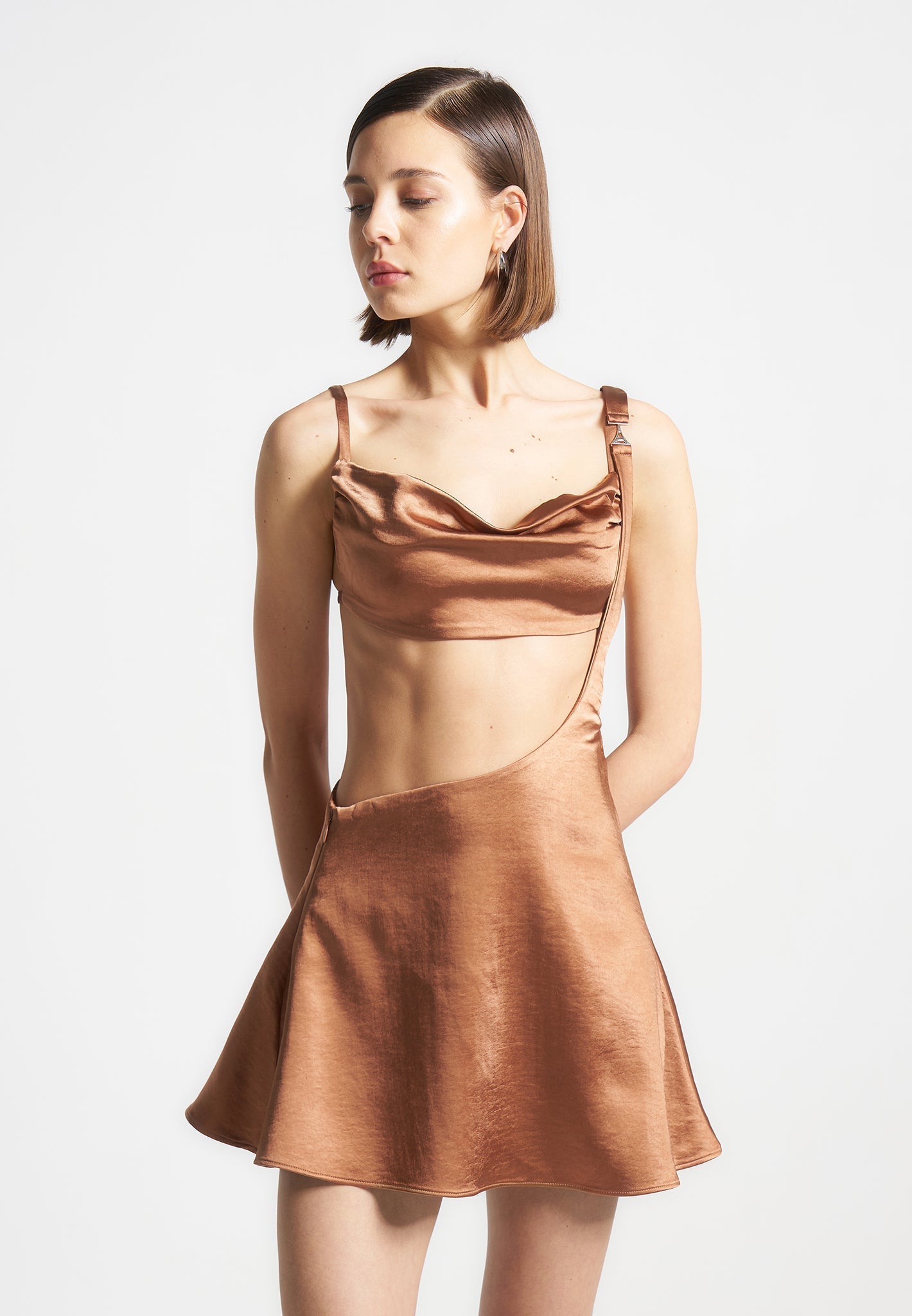 Satin-Bralette-Minikleid mit ausgestelltem Saum - Bronze