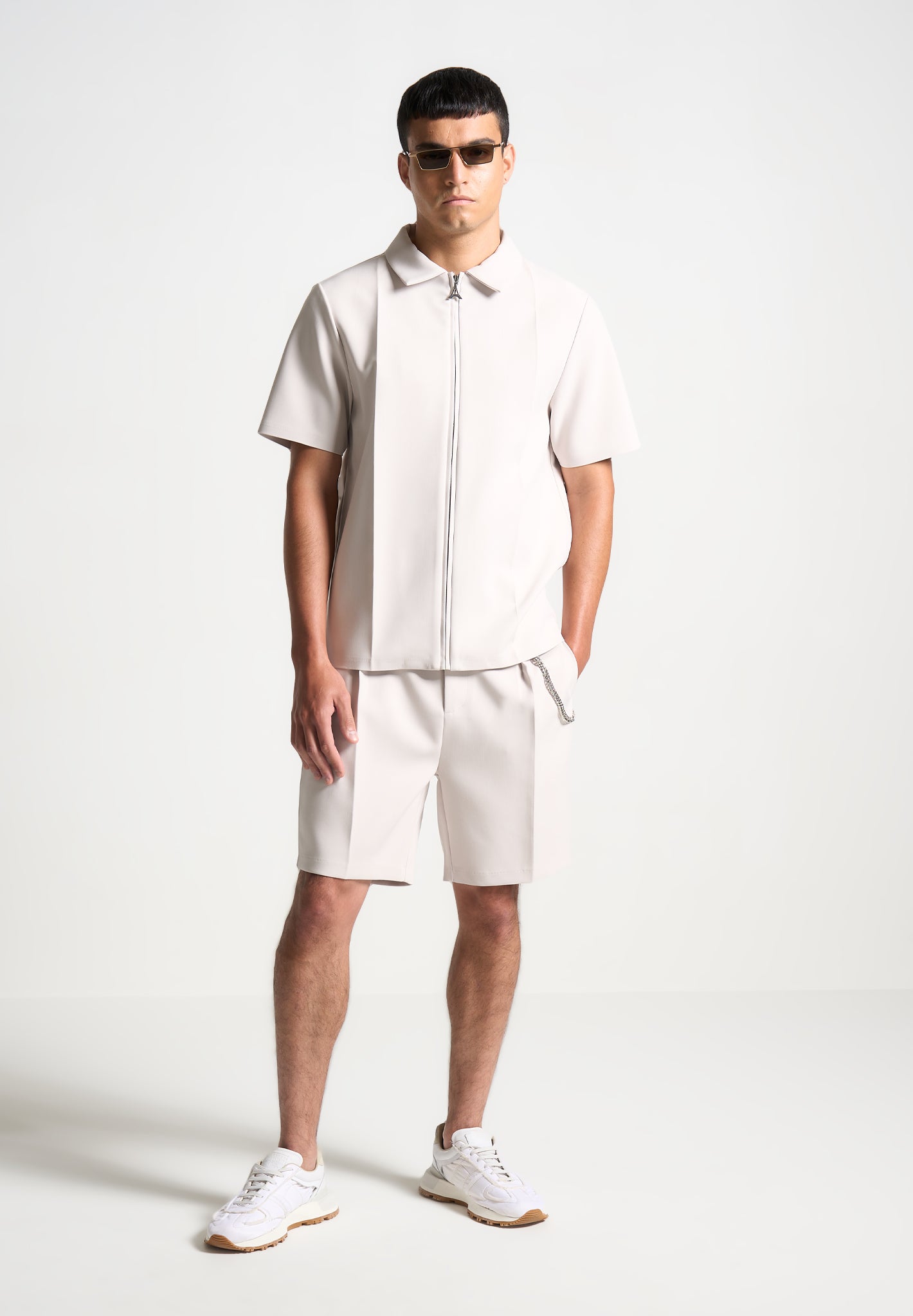 Tailored Shorts mit Kette - Stein