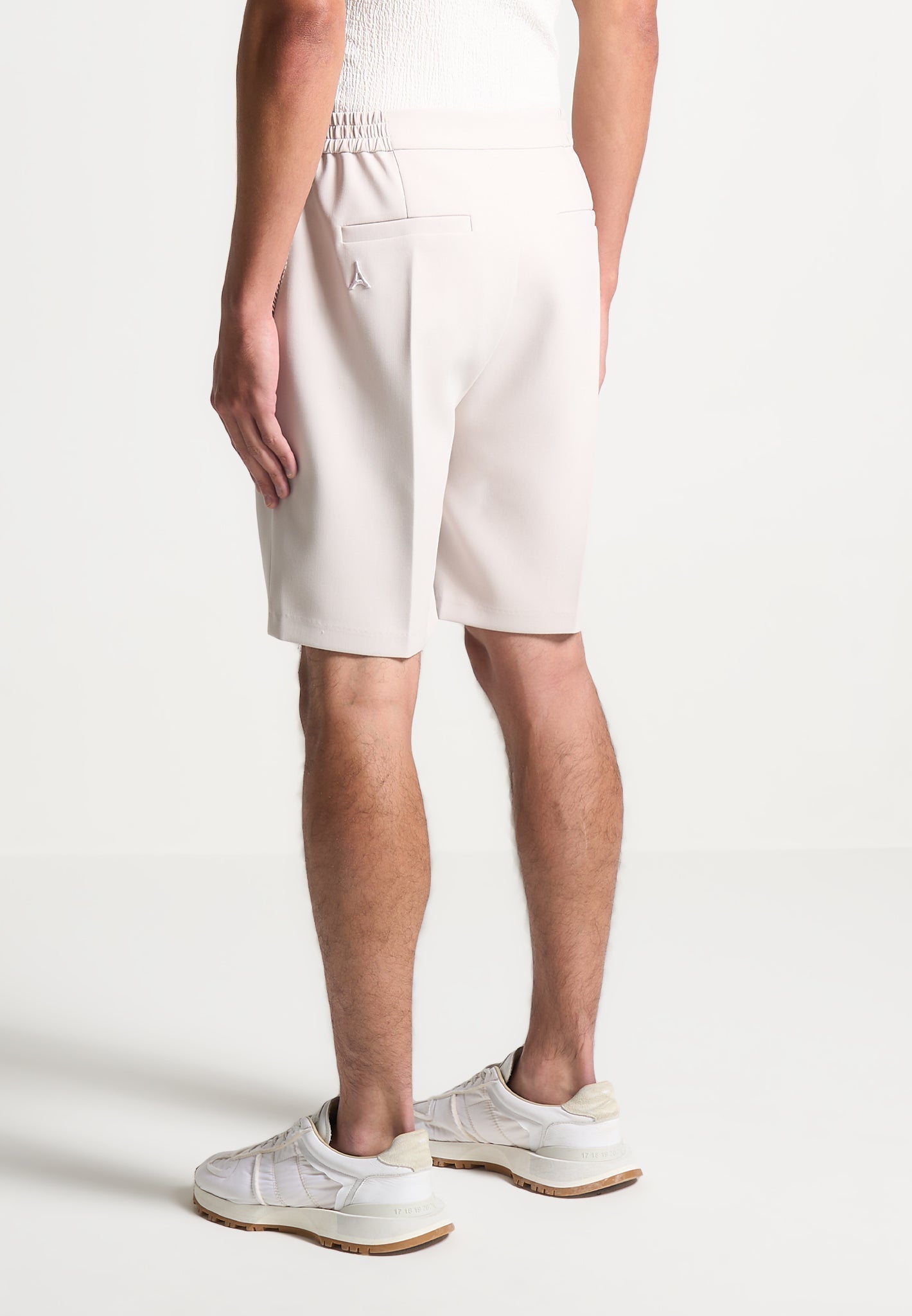 Tailored Shorts mit Kette - Stein