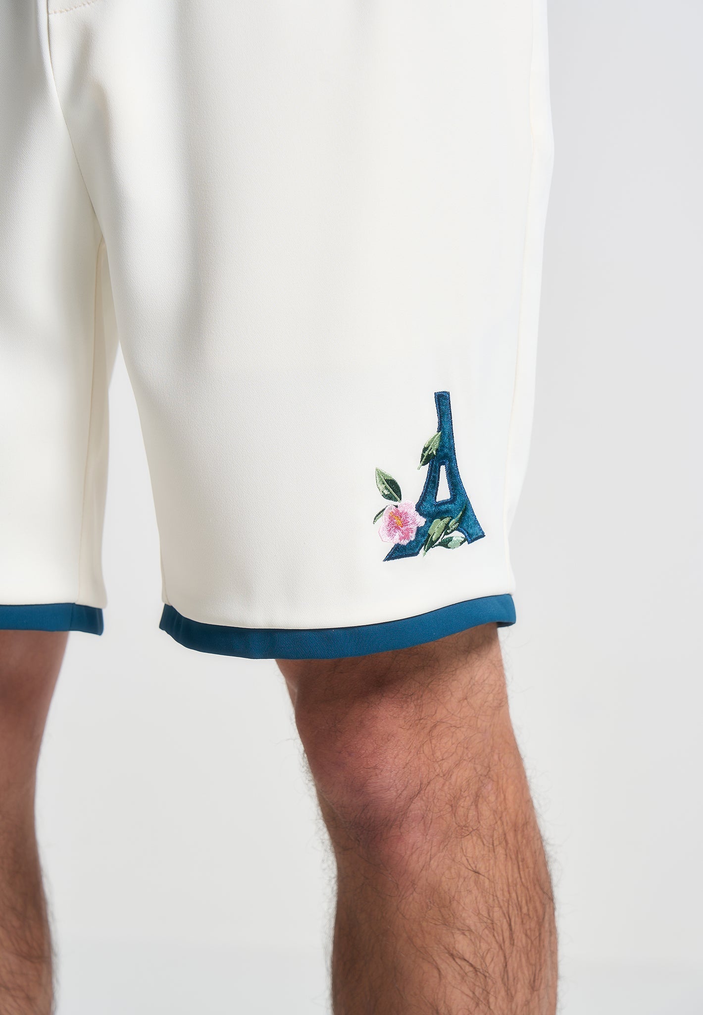 Eiffel-Shorts aus Samt – Creme/Blau