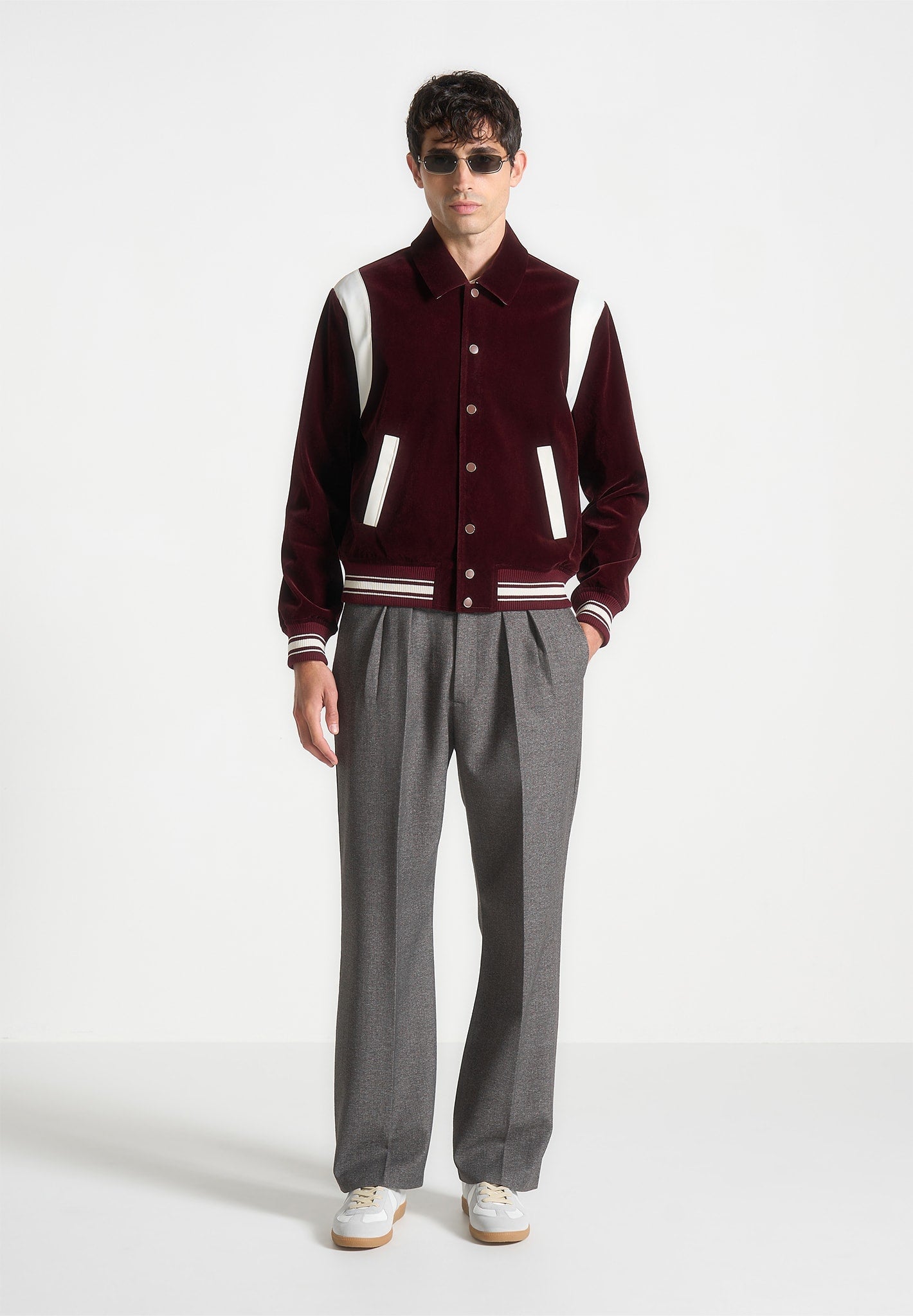 Collegejacke aus Samt und Satin - Weinrot