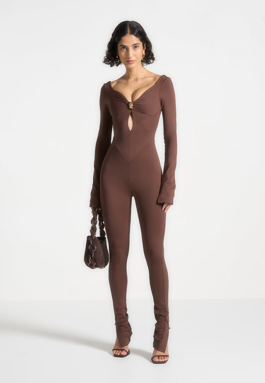 Schulterfreier Jumpsuit mit Twisted-Bust-Design - Braun