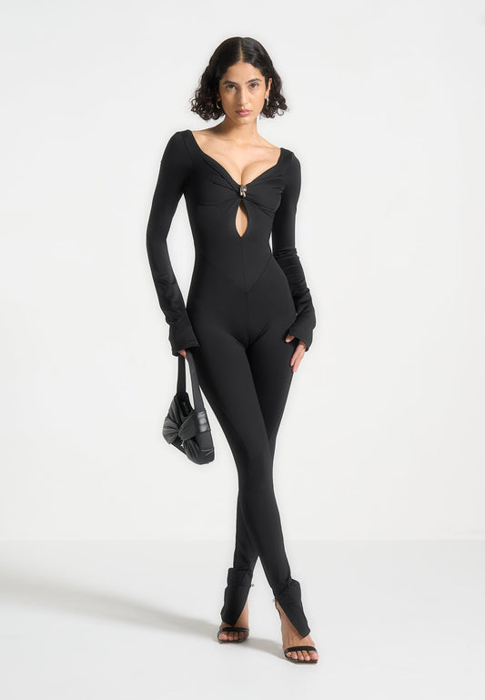 Schulterfreier Jumpsuit mit Twisted-Bust-Design - Schwarz