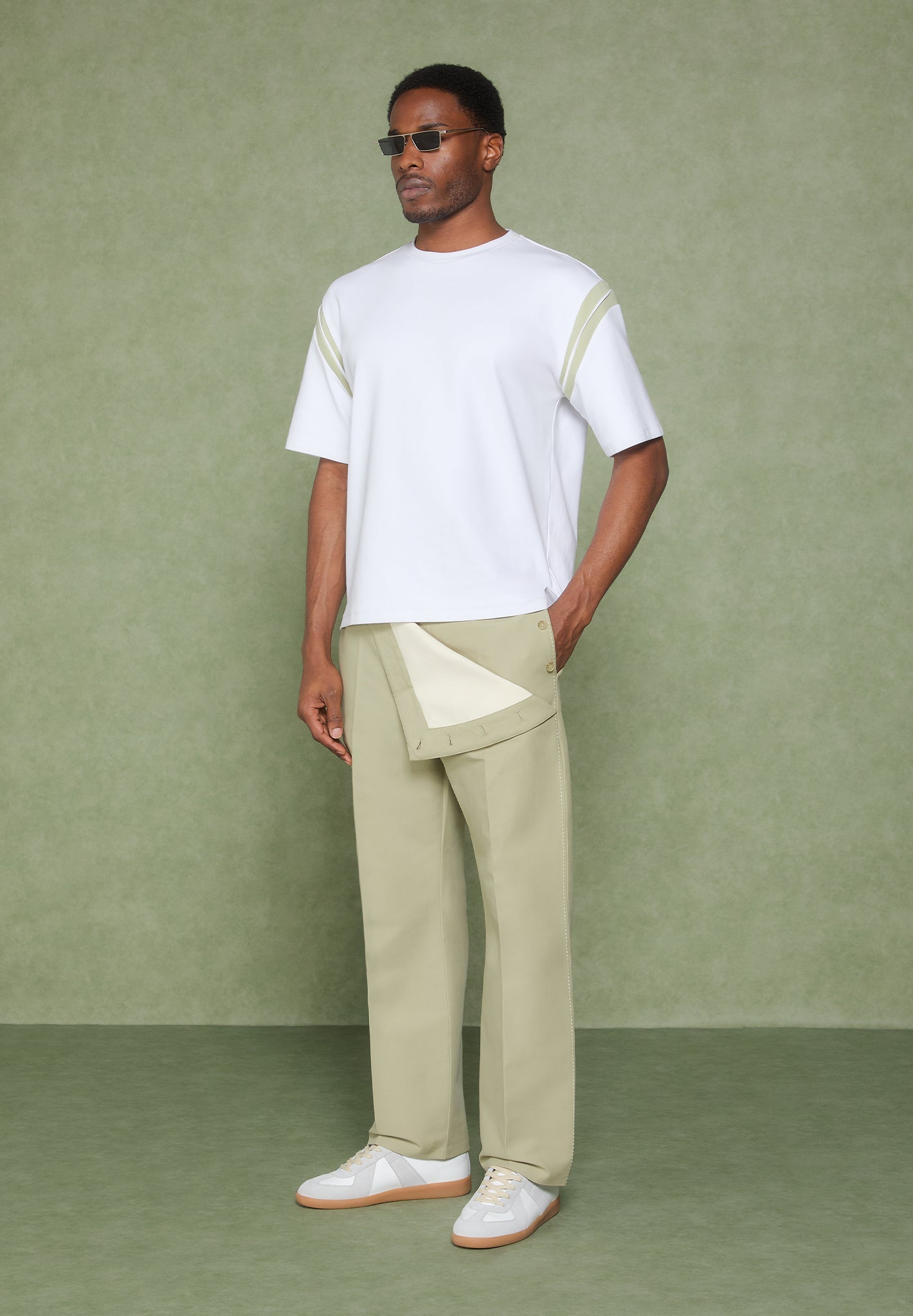 Varsity T-Shirt - Off White/Salbeigrün 