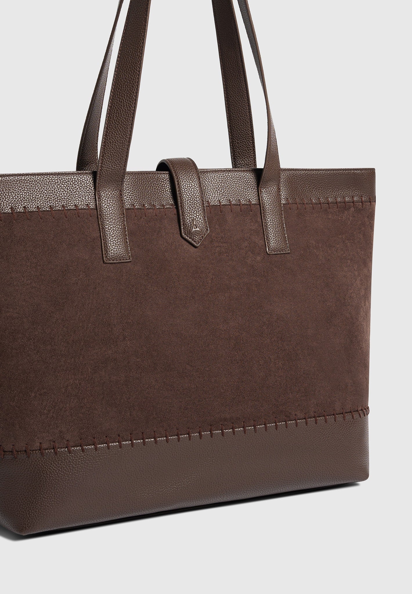Tote Bag aus Wildleder und gekrispeltem Leder mit Überwendlingsstich - Braun 