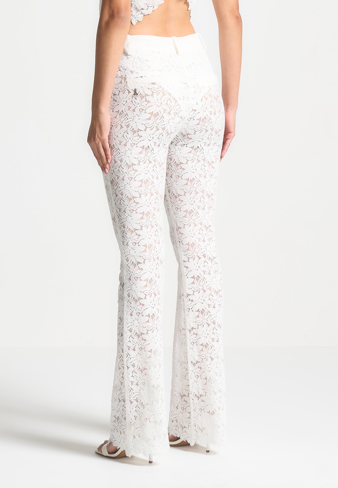 Fit-and-Flare-Hose mit Spitze - Weiß