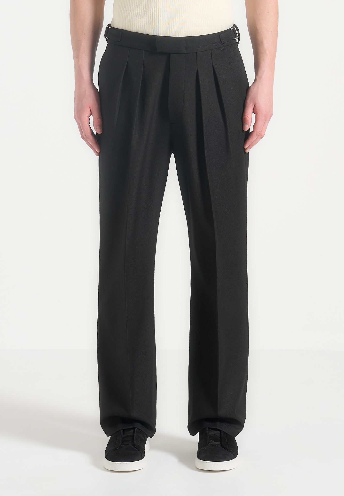 Relaxed Fit Tailored Hose mit Doppelfalten - Schwarz 