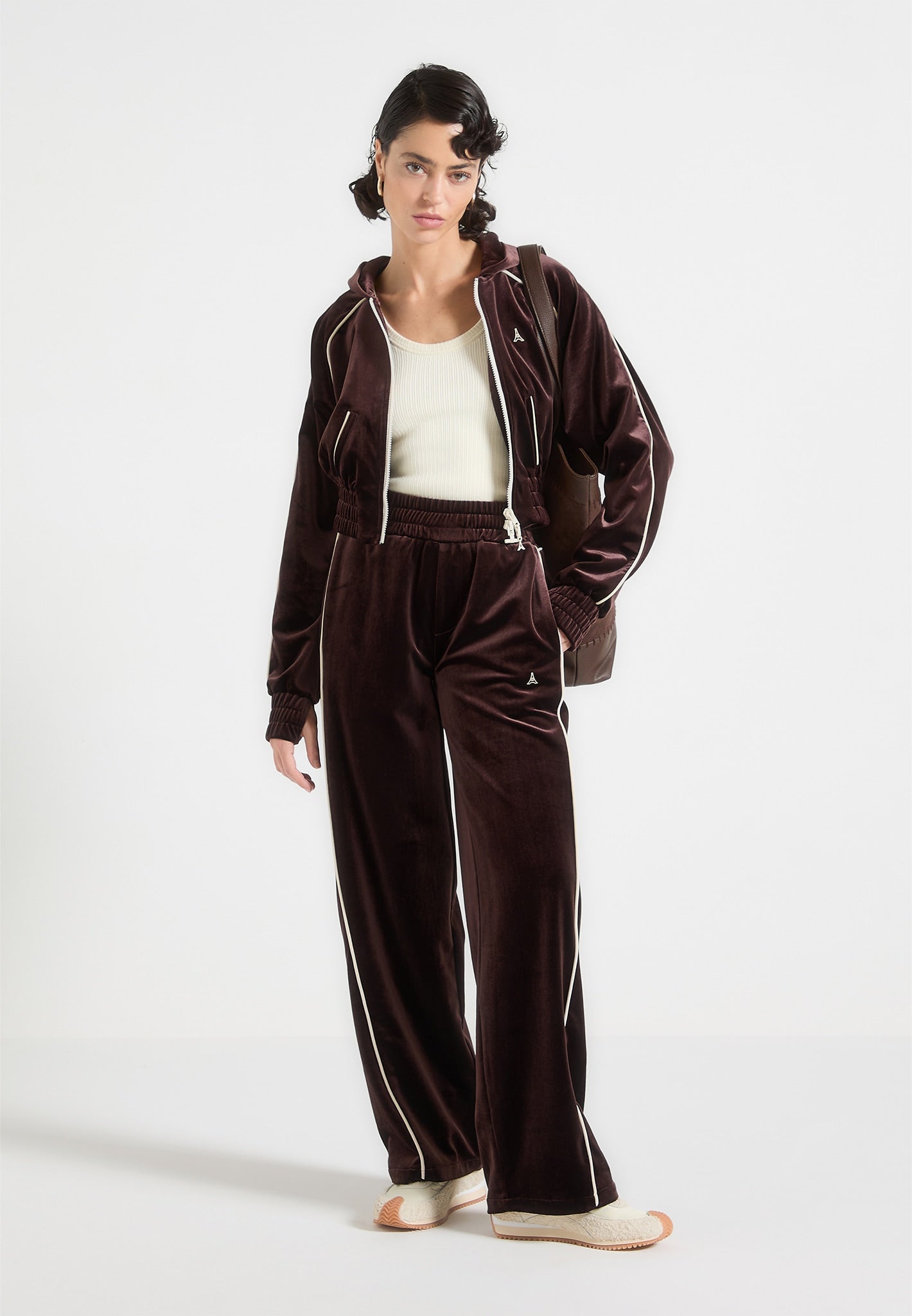 Eiffel – Jogginghose aus Velours mit geradem Bein – Braun 