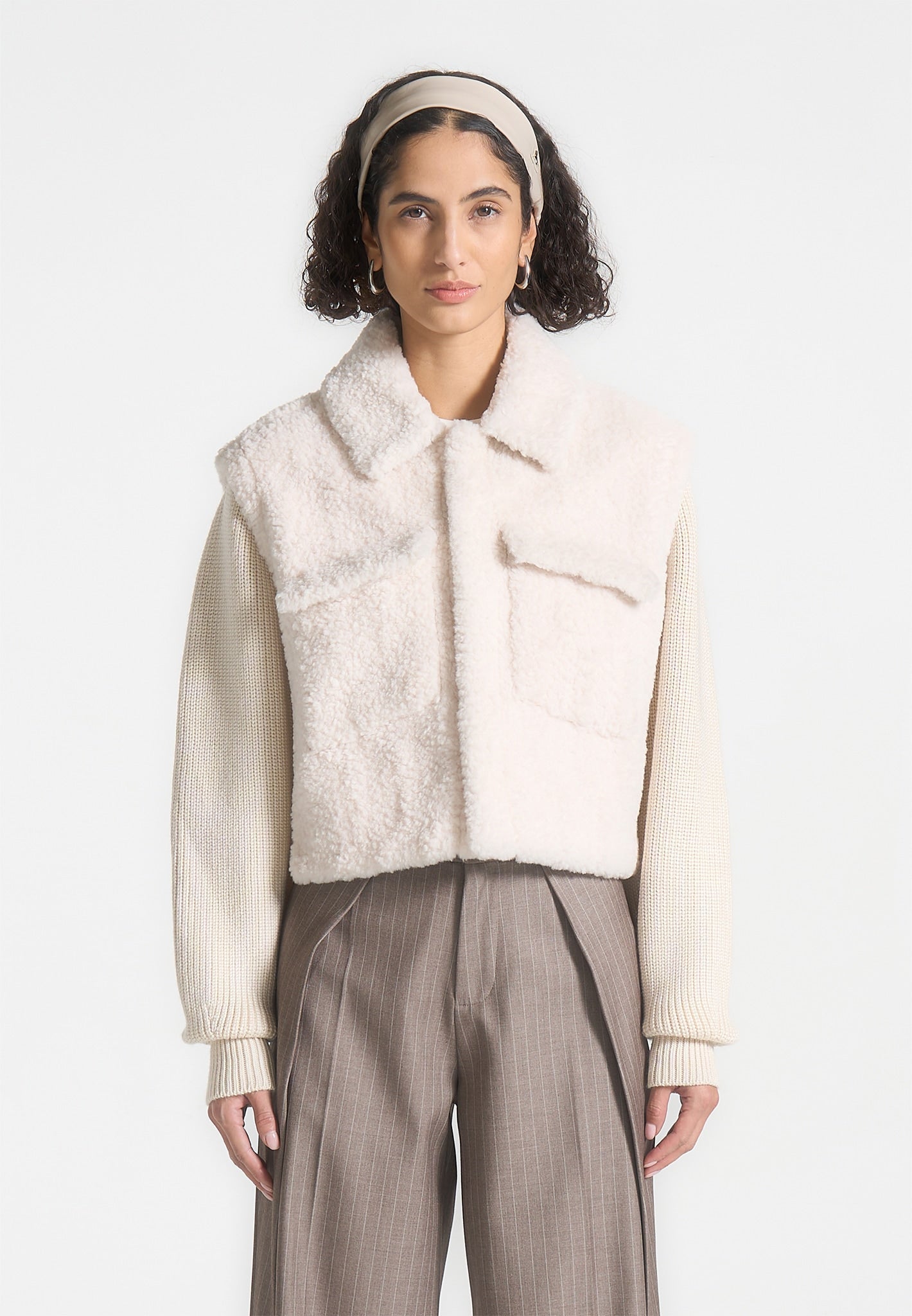 Plüschjacke mit Strickärmeln - Creme