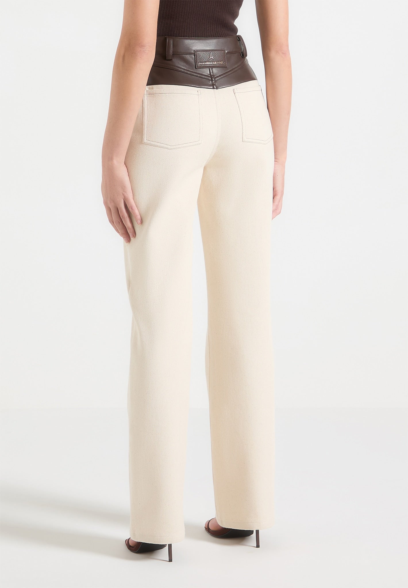 Boyfriendjeans aus Leder und Denim - Creme/Braun 