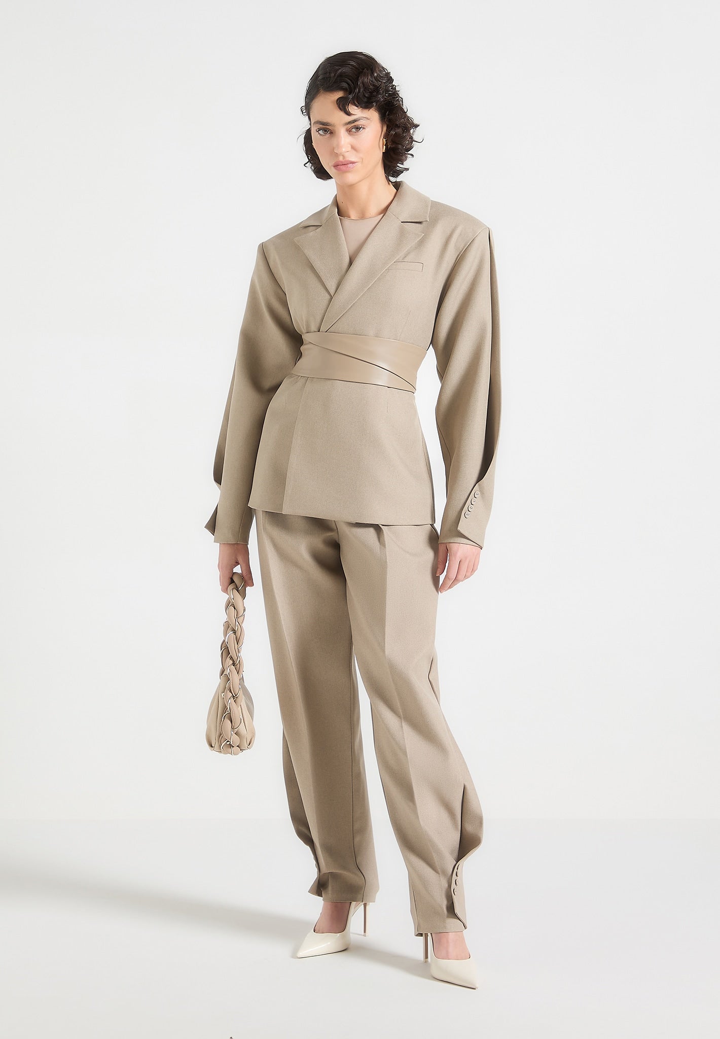 Tailored Blazer mit verdrehten Ärmeln und Gürtel - Taupe 
