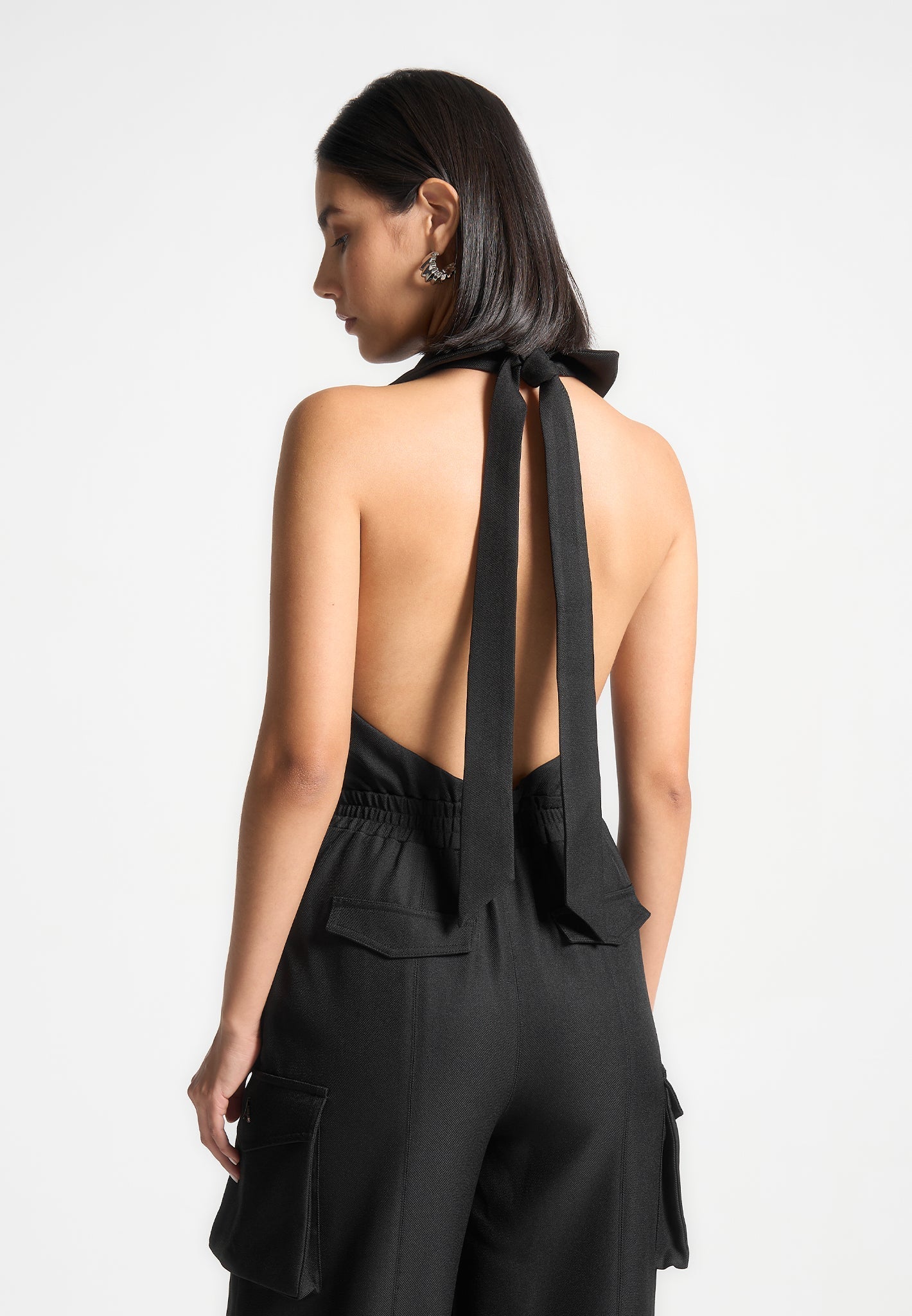 Maßgeschneiderter Neckholder-Cargo-Jumpsuit - Schwarz 