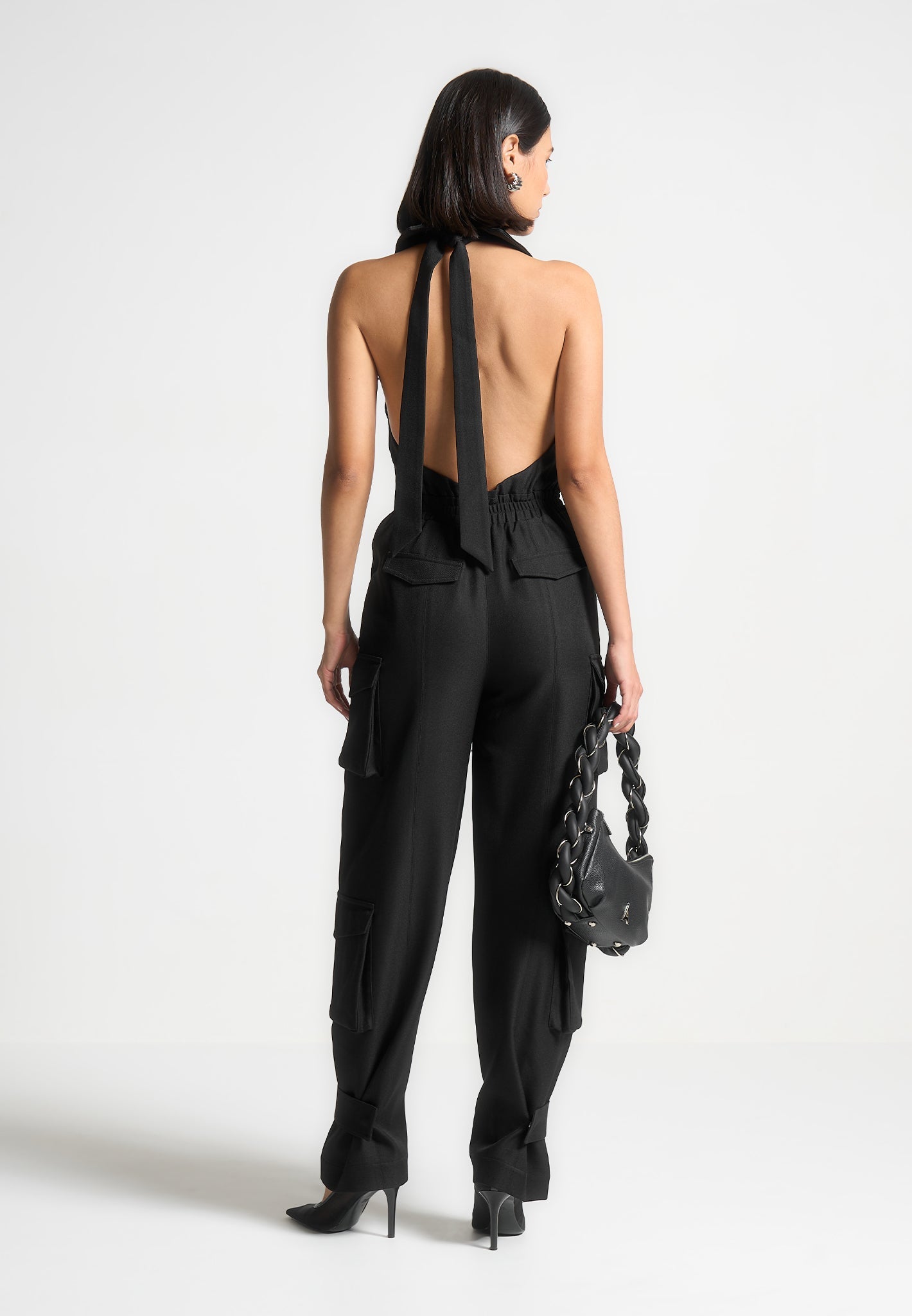 Maßgeschneiderter Neckholder-Cargo-Jumpsuit - Schwarz 