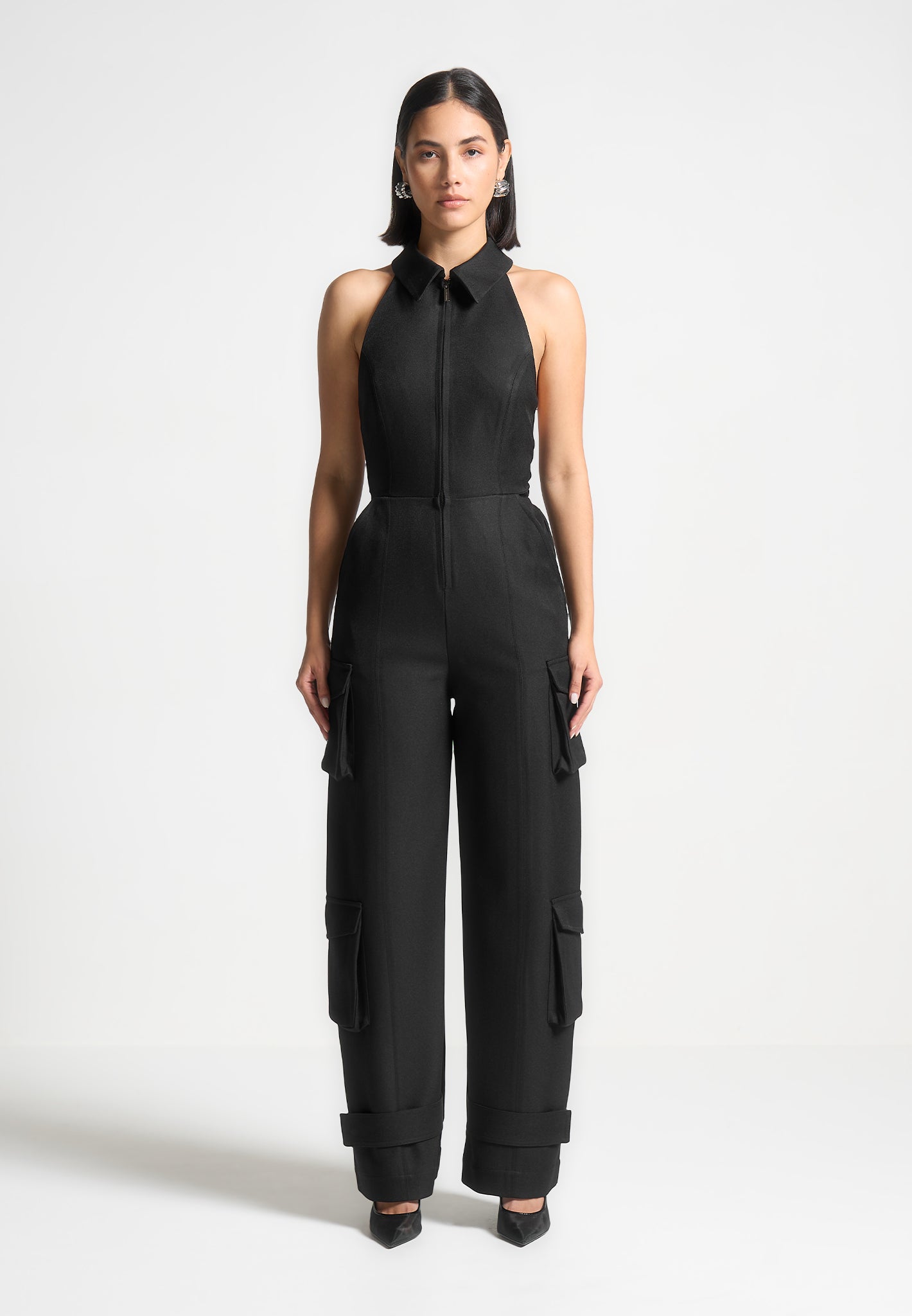 Maßgeschneiderter Neckholder-Cargo-Jumpsuit - Schwarz 