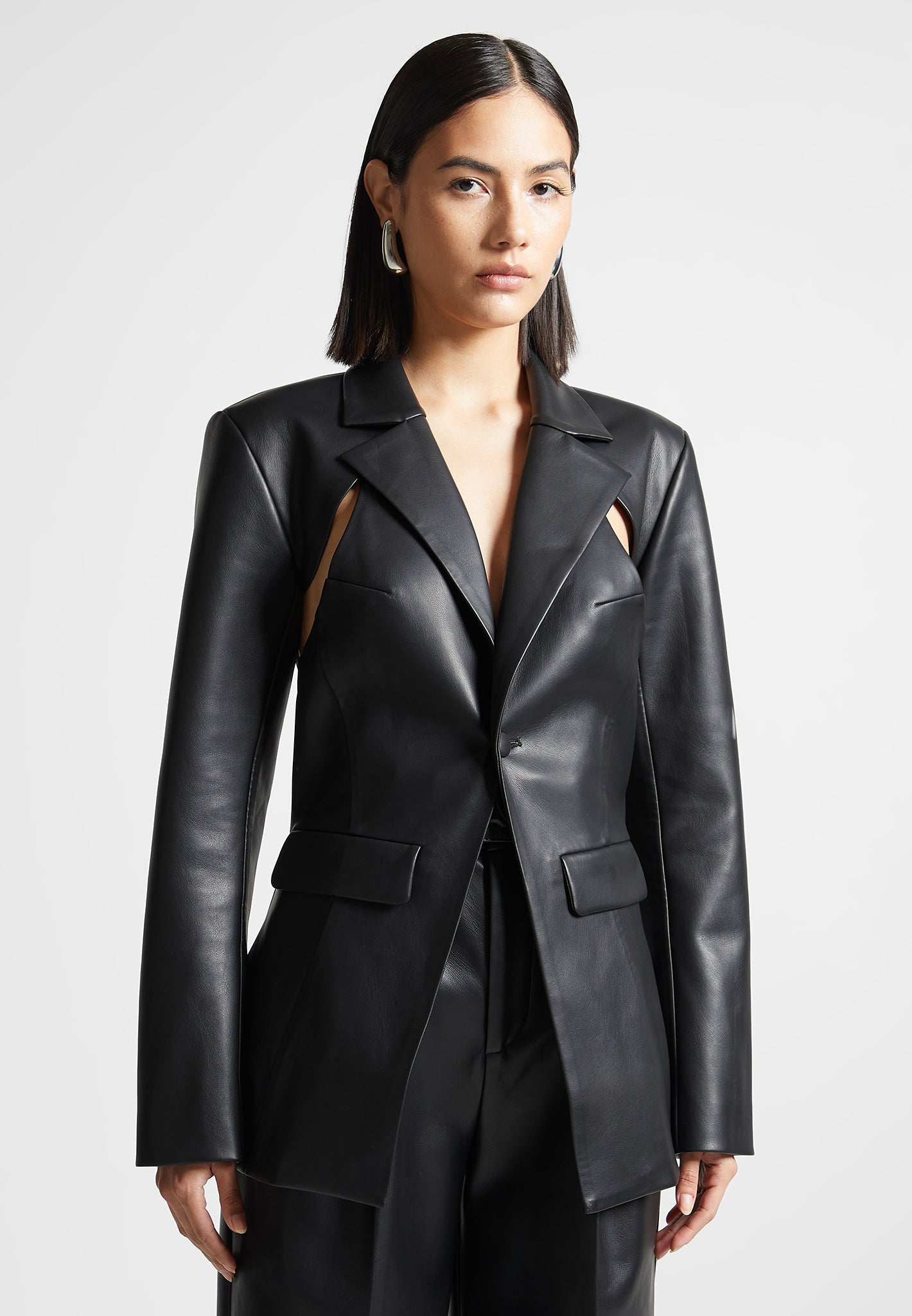 Blazer aus Leder mit Cut-Outs - Schwarz