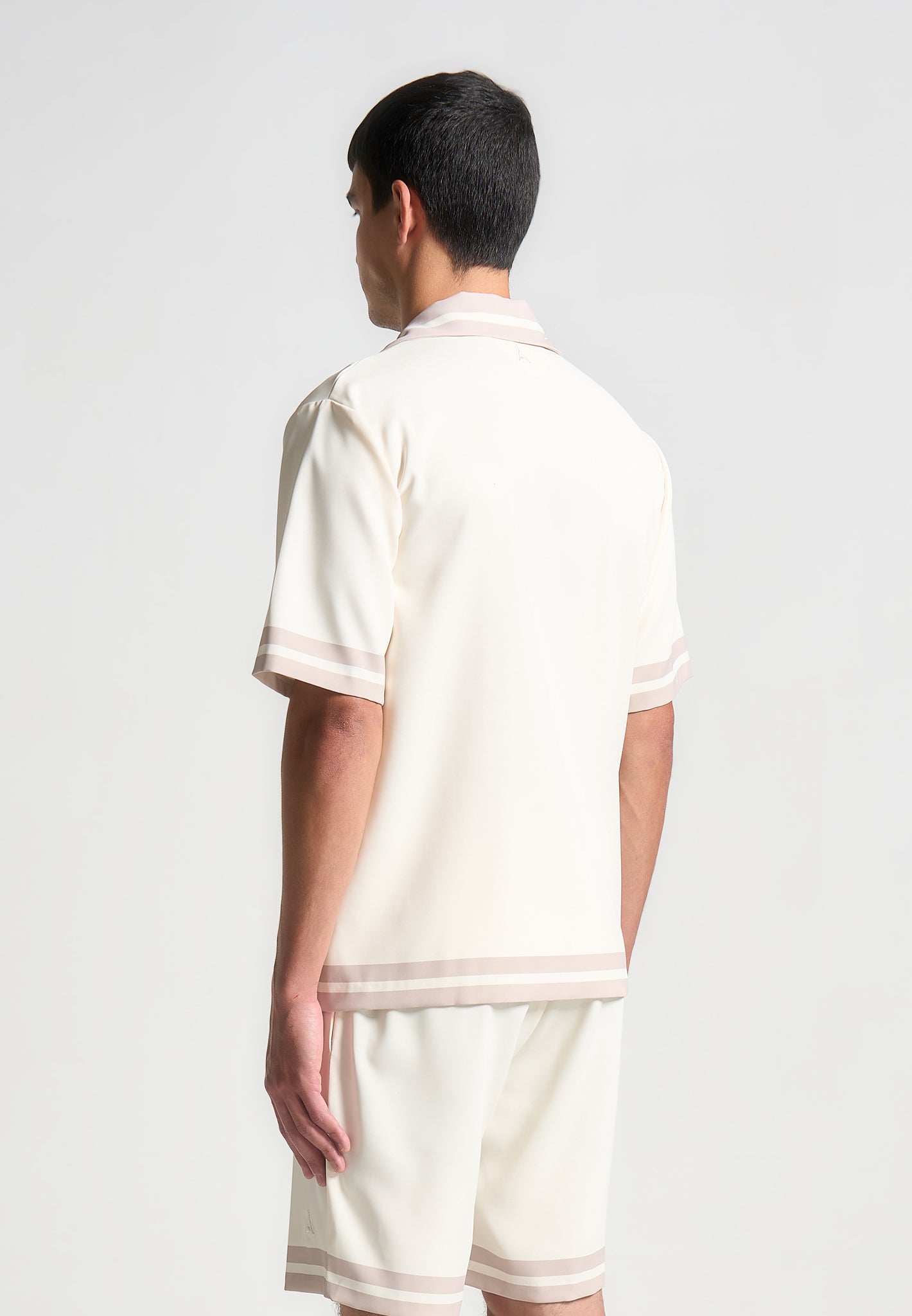 Resort-Hemd mit Blumenbordüre - Creme