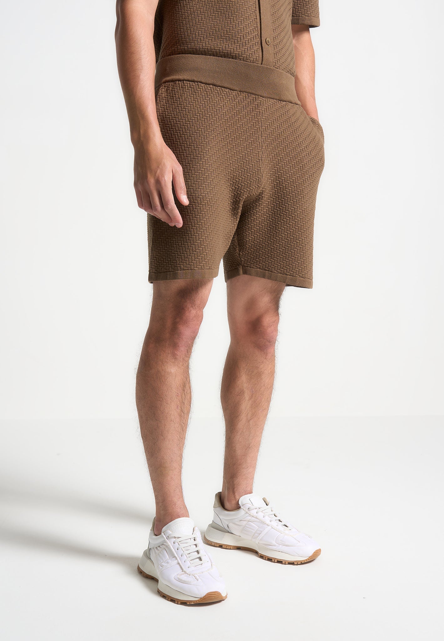 Shorts aus Fischgrätenmuster - Braun