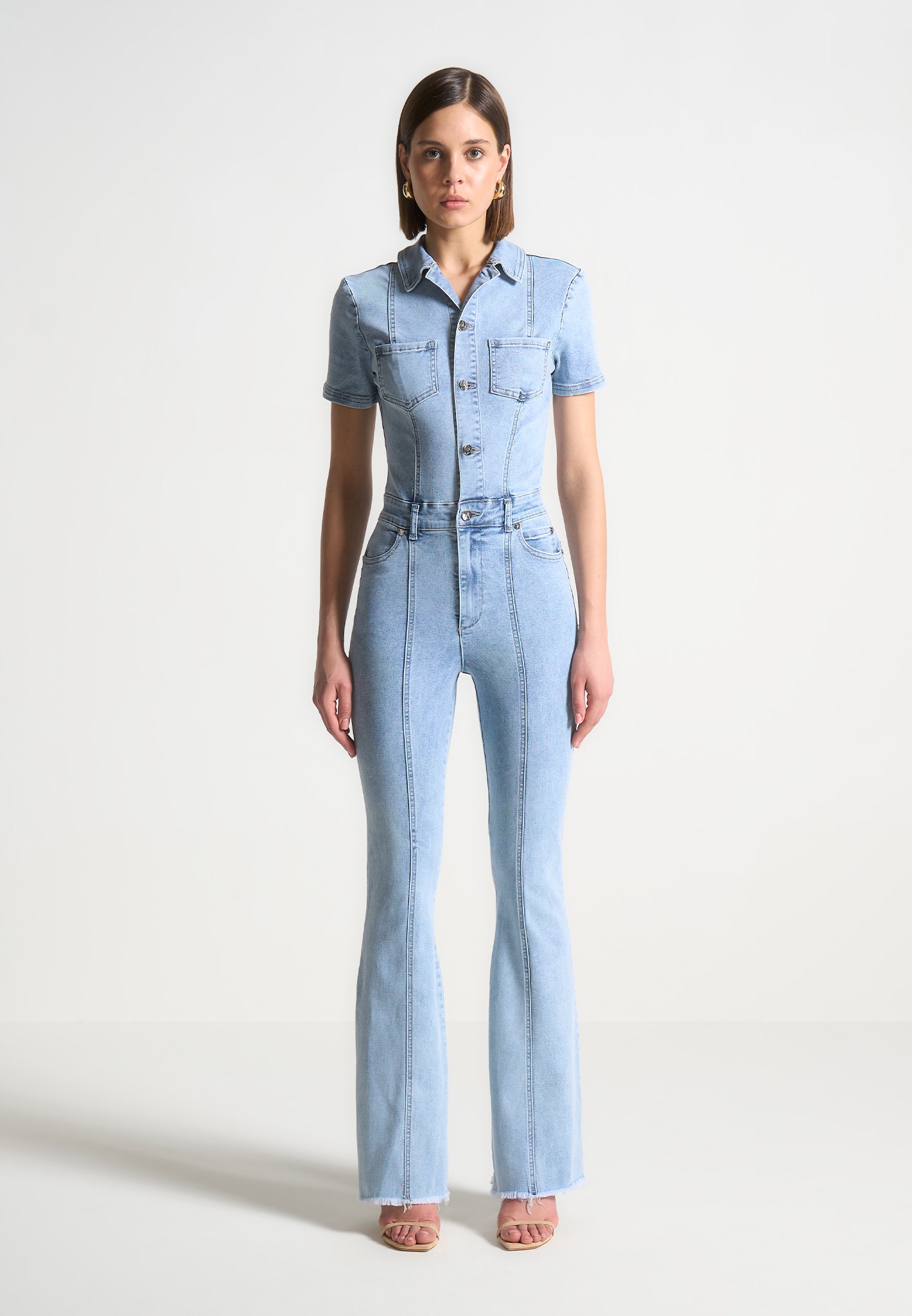 Mini-Flared-Jeans-Jumpsuit - Mittelblau