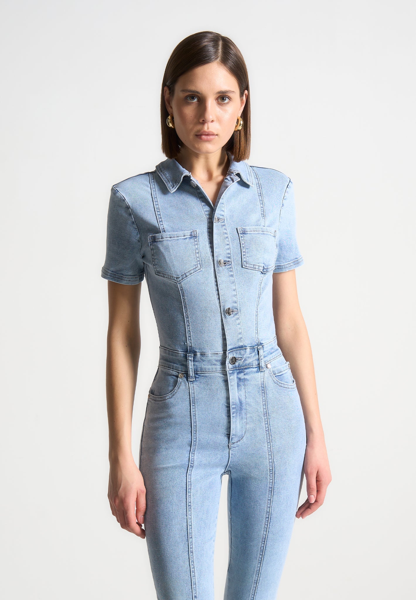 Mini-Flared-Jeans-Jumpsuit - Mittelblau