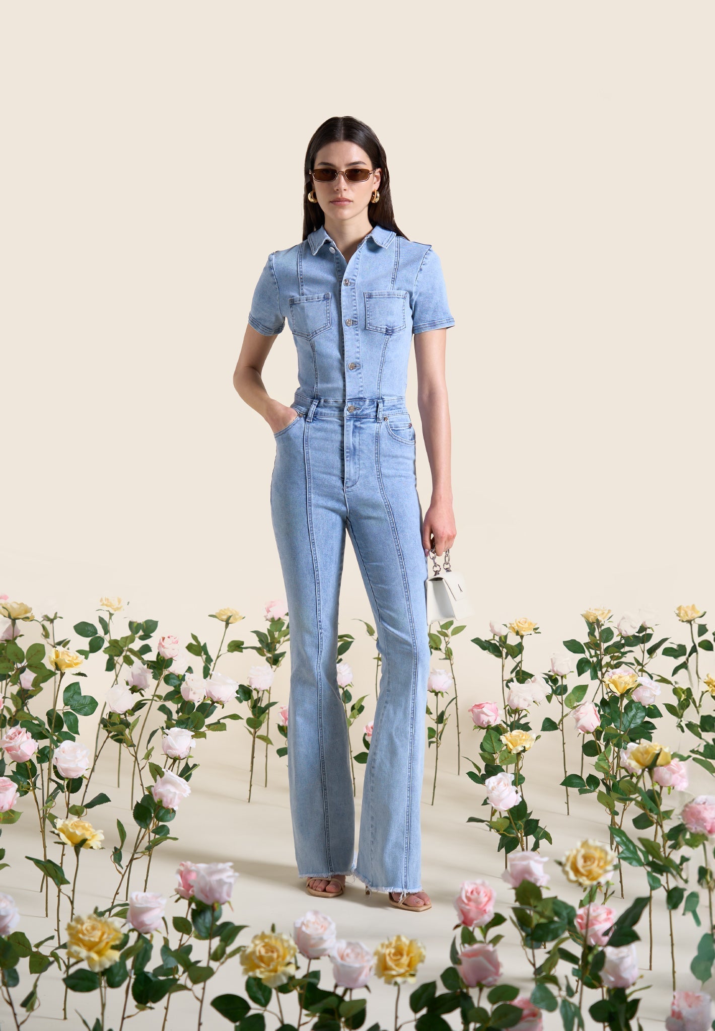 Mini-Flared-Jeans-Jumpsuit - Mittelblau