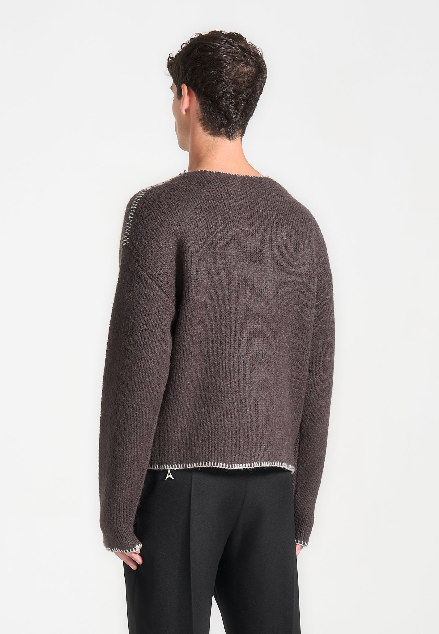 Mohair-Strickpullover mit Überwendlingsstich und V-Ausschnitt - Braun 