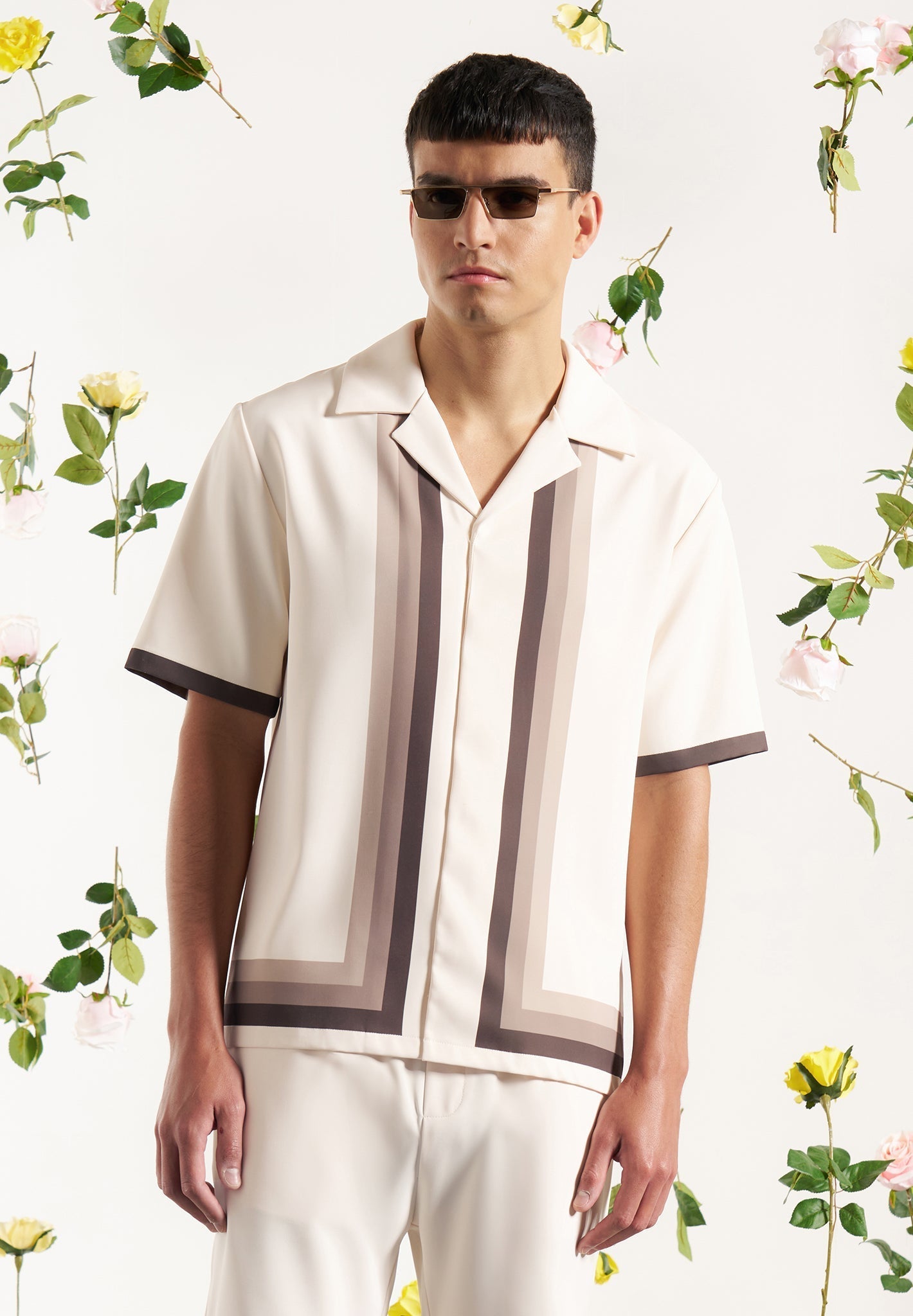 Hemd mit Reverskragen und Ombré-Bordüre – Creme/Braun