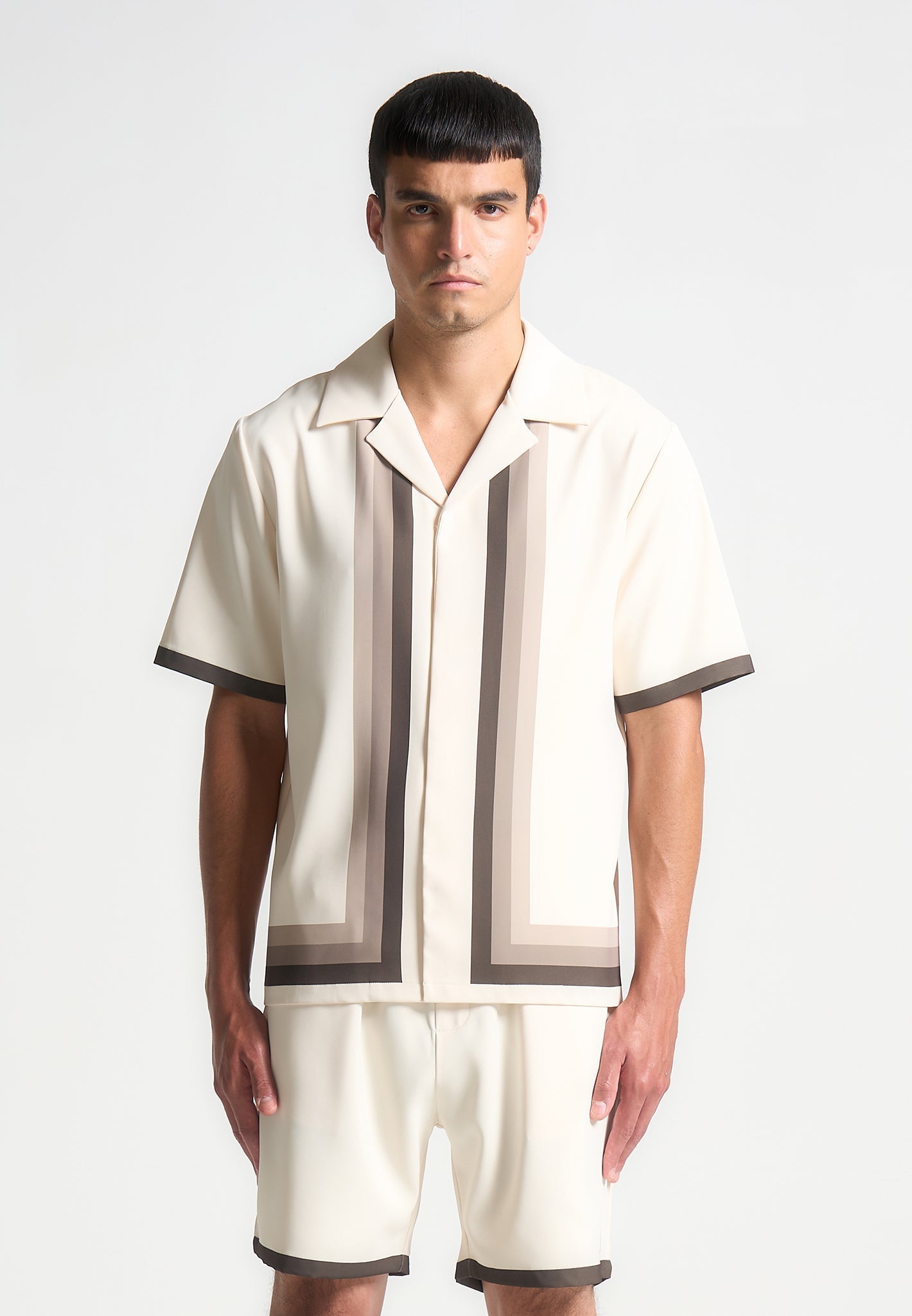Hemd mit Reverskragen und Ombré-Bordüre – Creme/Braun