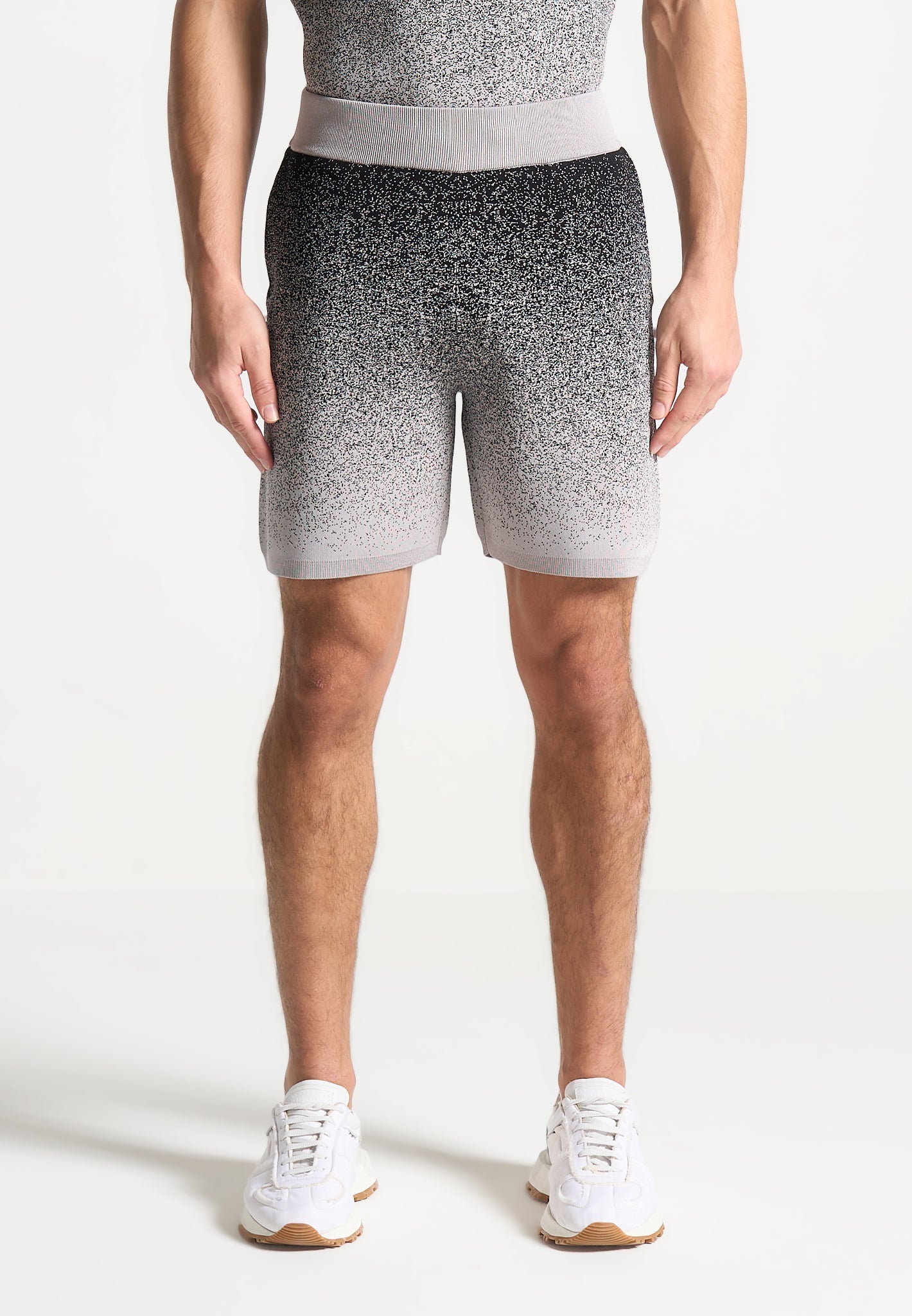 Ombré-Strickshorts - Grau/Schwarz