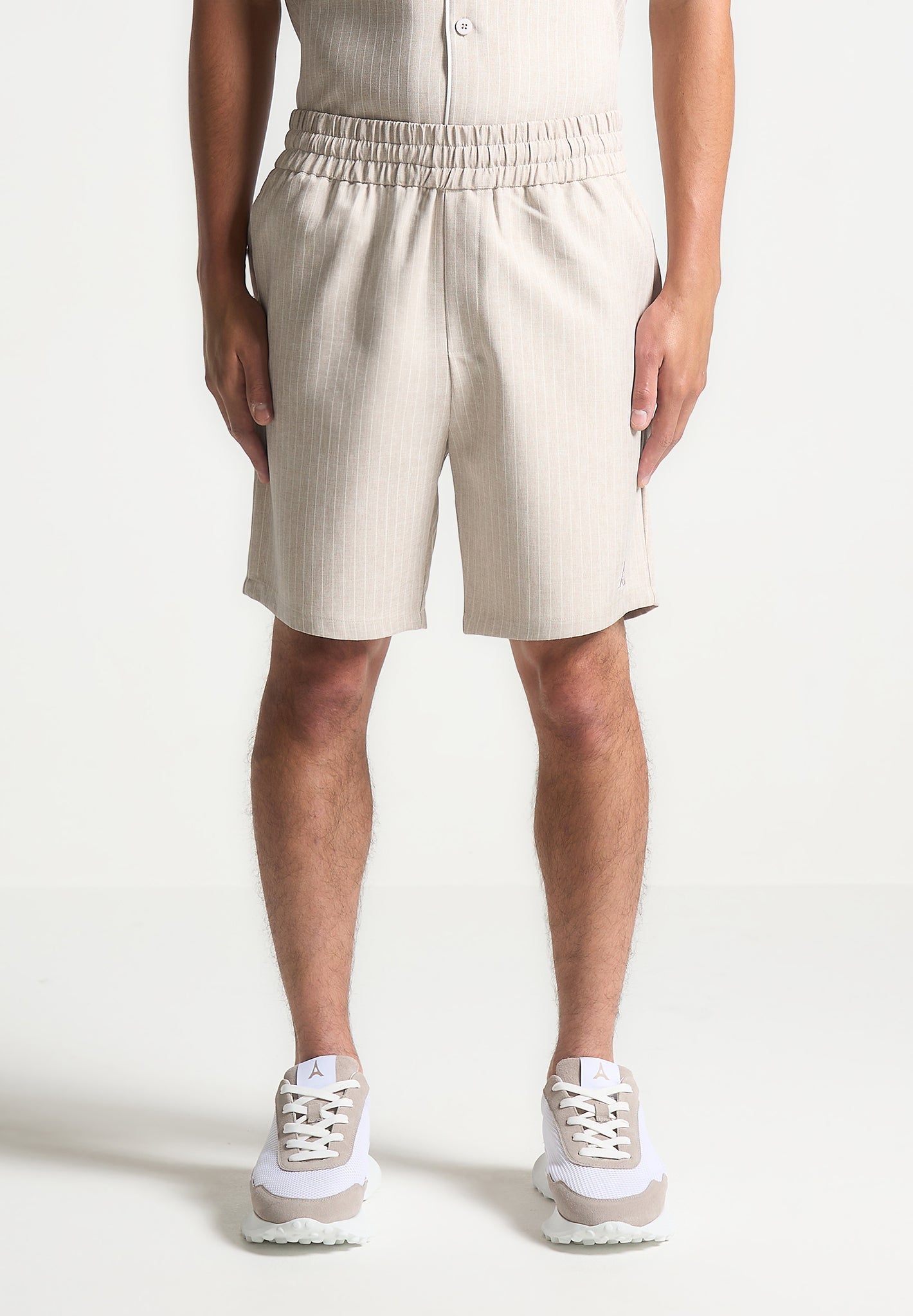 Nadelstreifen-Shorts - Beige