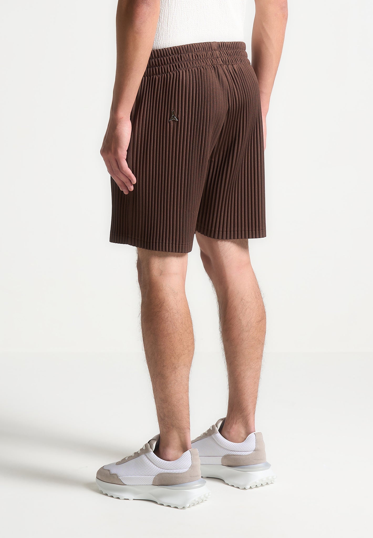 Shorts mit Falten - Braun 