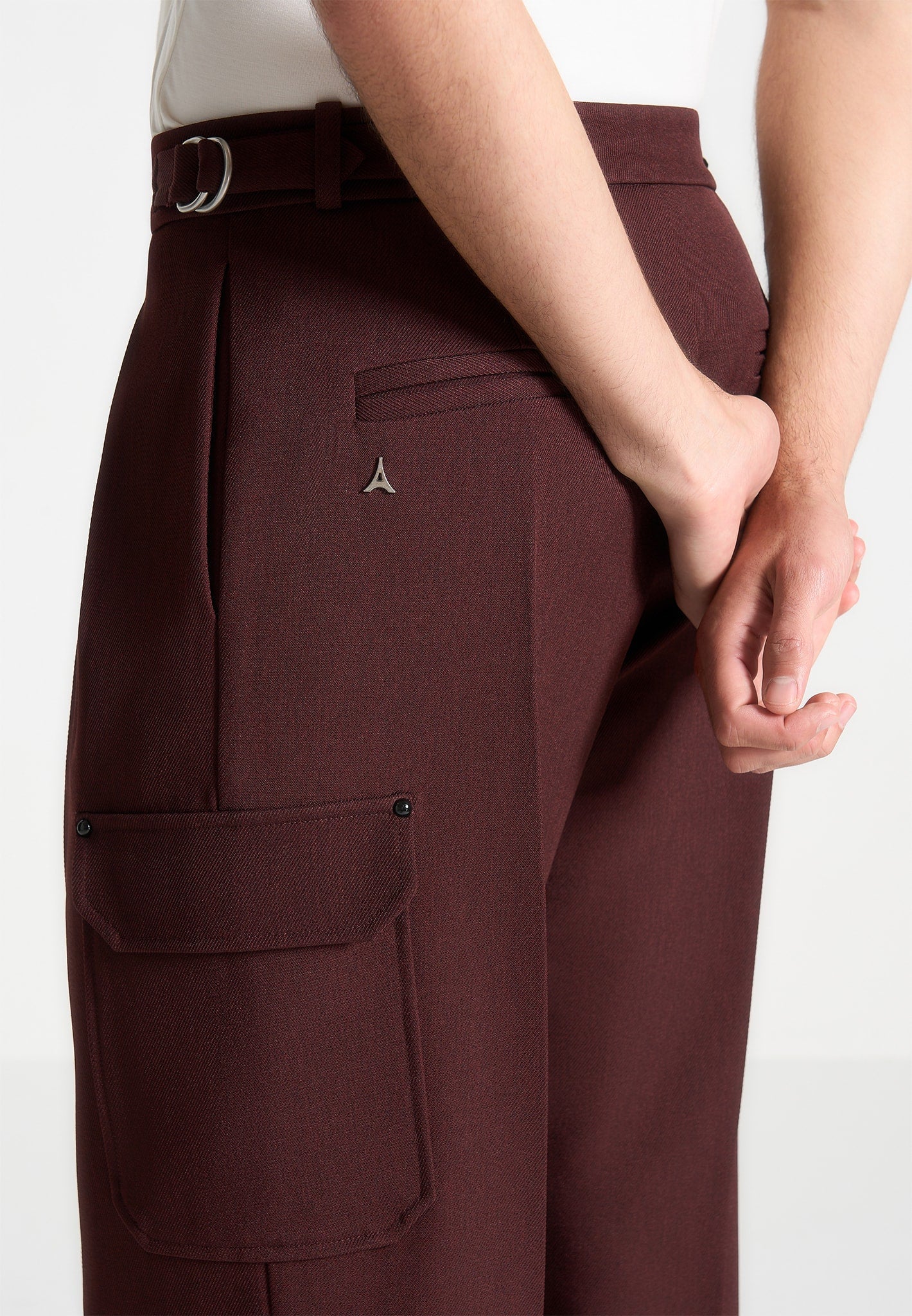 Relaxed Fit Twill-Hose mit Taschen - Weinrot 