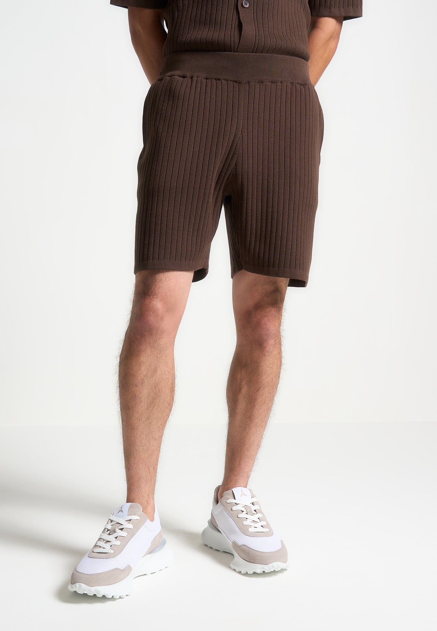Shorts aus Rippstrick - Braun